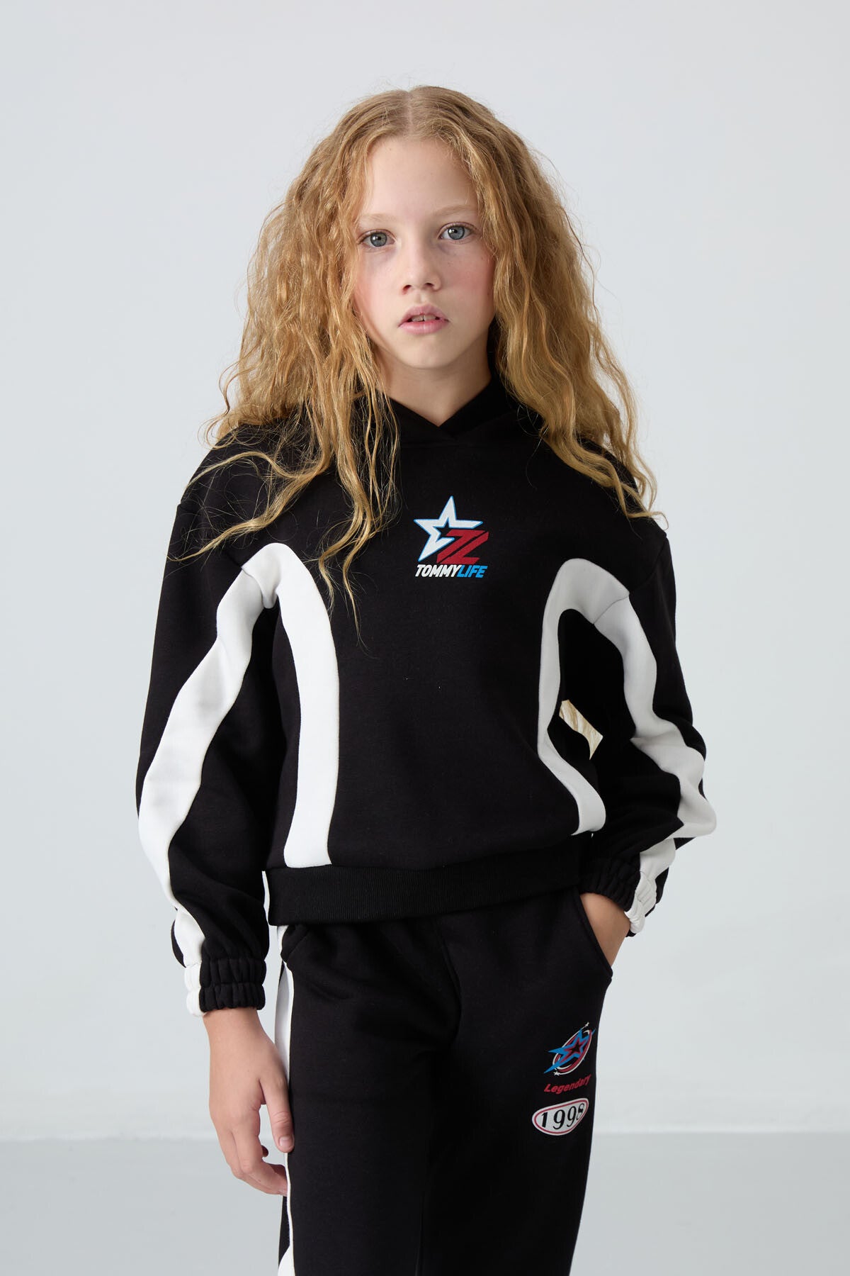 Black Cotton Fleece-Lined Soft Textured Standard Fit Printed Girls' Tracksuit Set - 75166