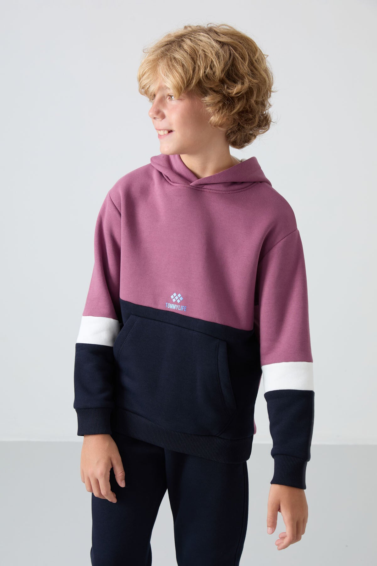 Soft Cherry-Navy Blue Cotton Thick Fleece-Lined Soft Textured Standard Fit Embroidered Boys' Tracksuit Set - 11255