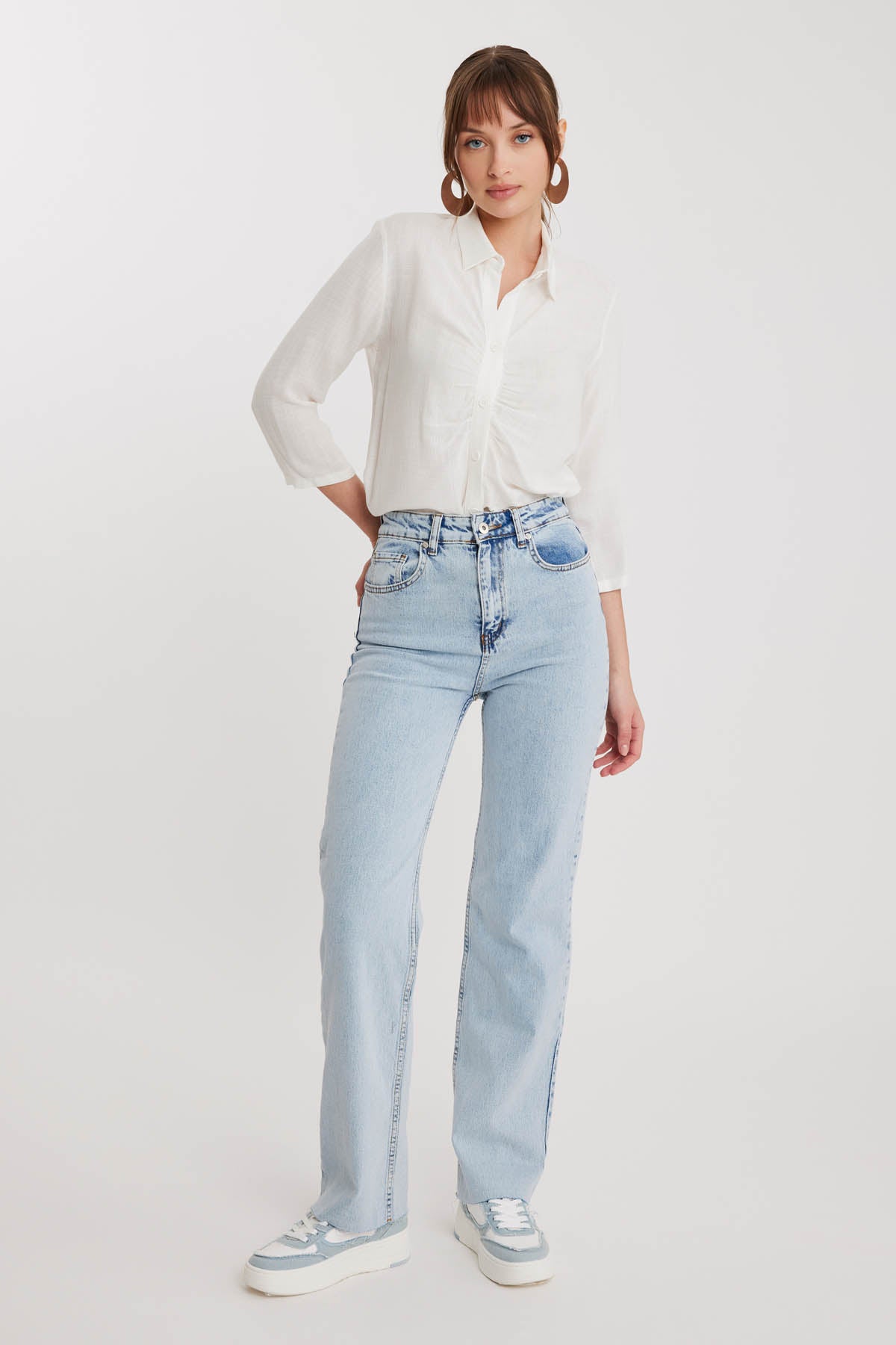 STRAIGHT FIT JEANS