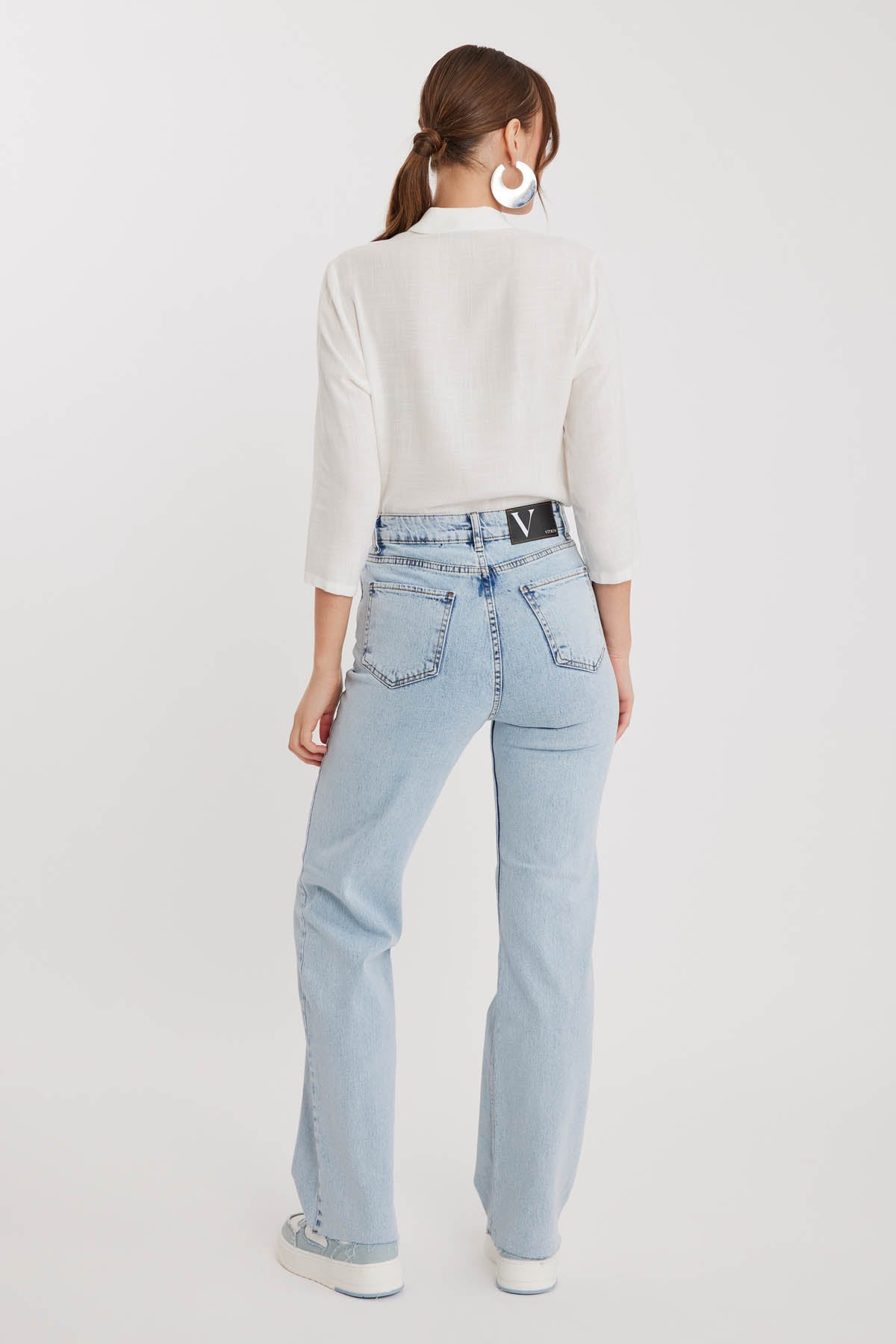 STRAIGHT FIT JEANS