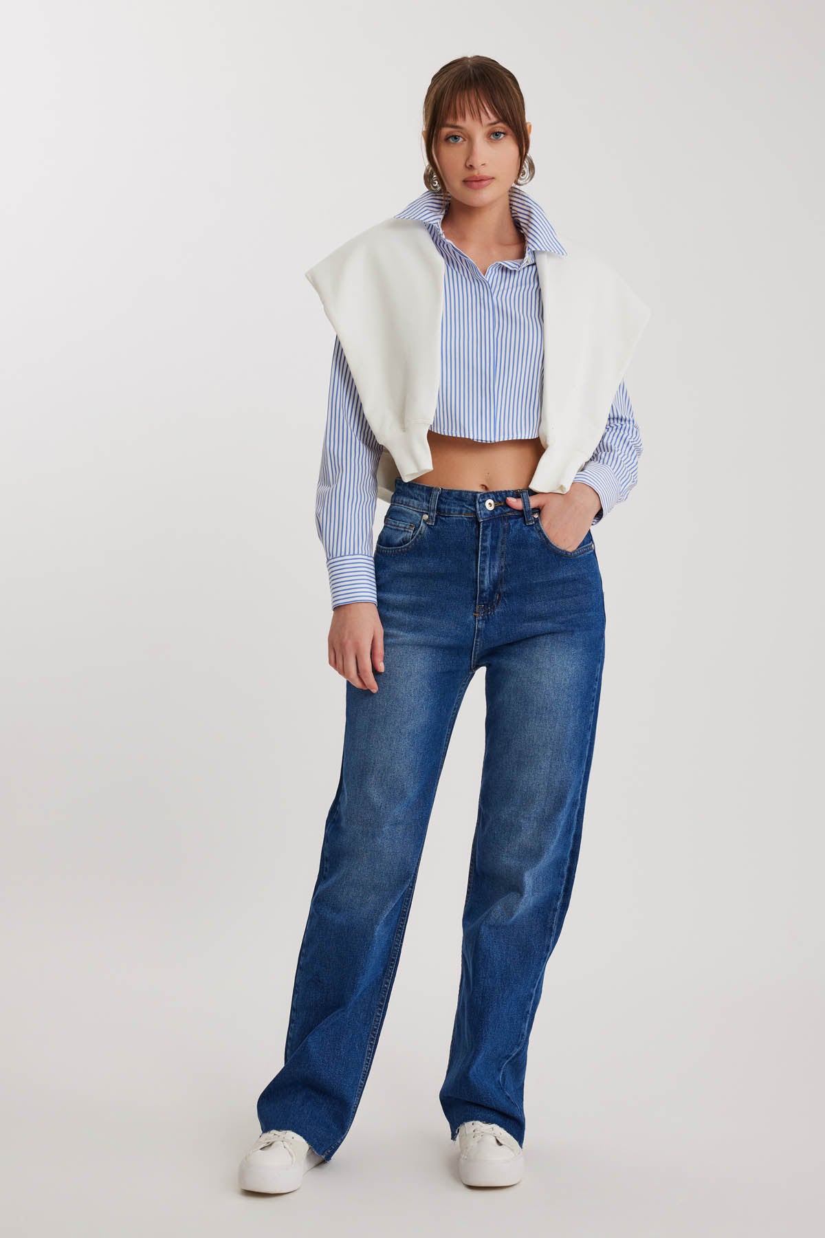 STRAIGHT FIT JEANS