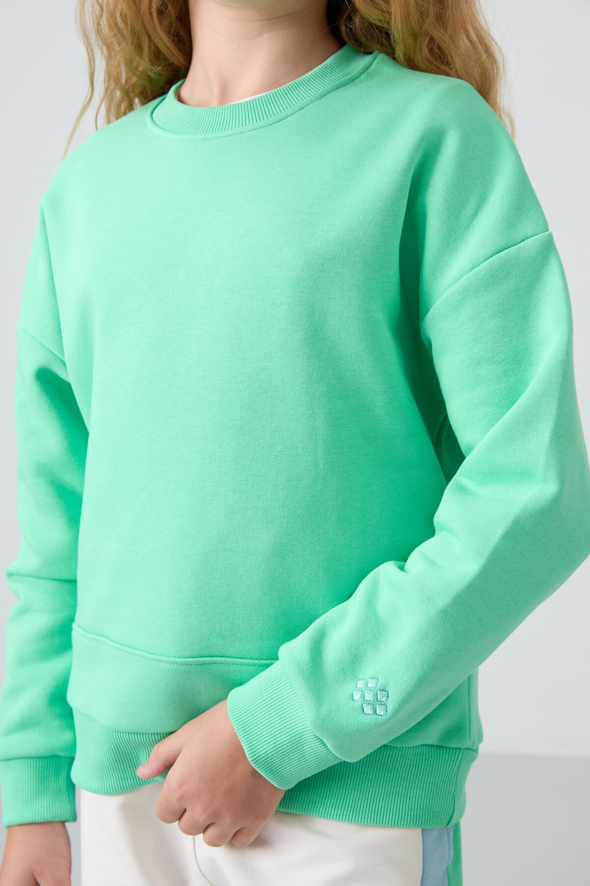 Light Green Cotton Fleece-Lined Soft Textured Oversize Embroidered Girls' Sweatshirt - 75150