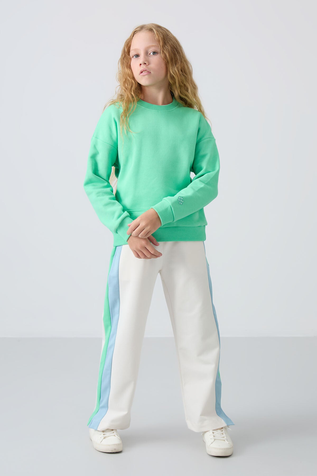 Light Green Cotton Fleece-Lined Soft Textured Oversize Embroidered Girls' Sweatshirt - 75150