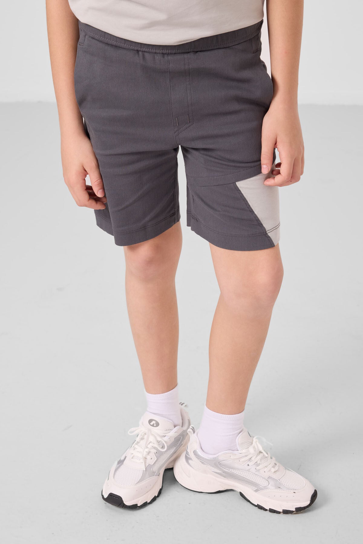 Stone-Anthracite Cotton Oversize Fit Weaving Lightweight Flexible ChinoShorts Set - 11275