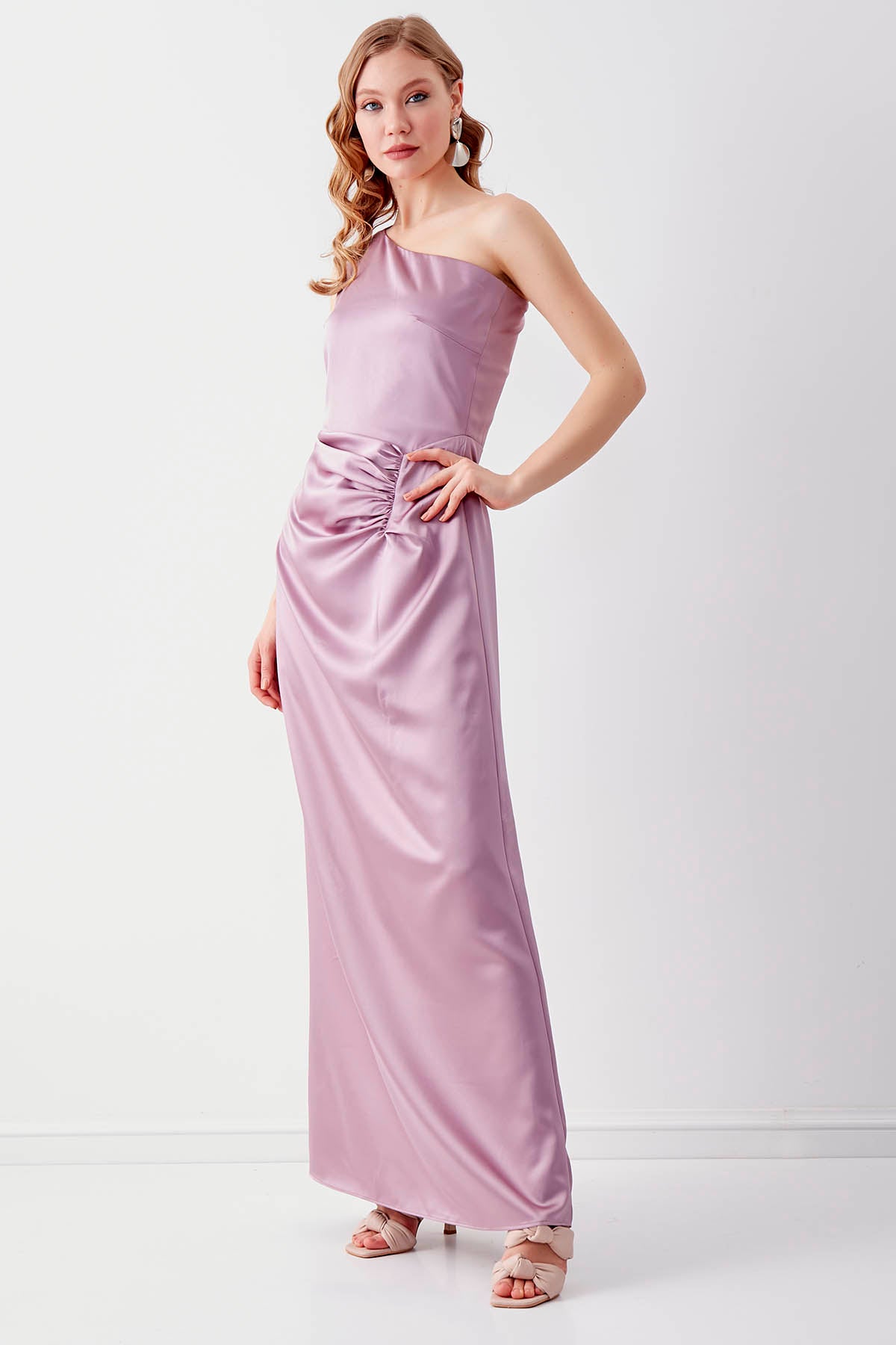 ONE SHOULDER SATIN MAXI DRESS