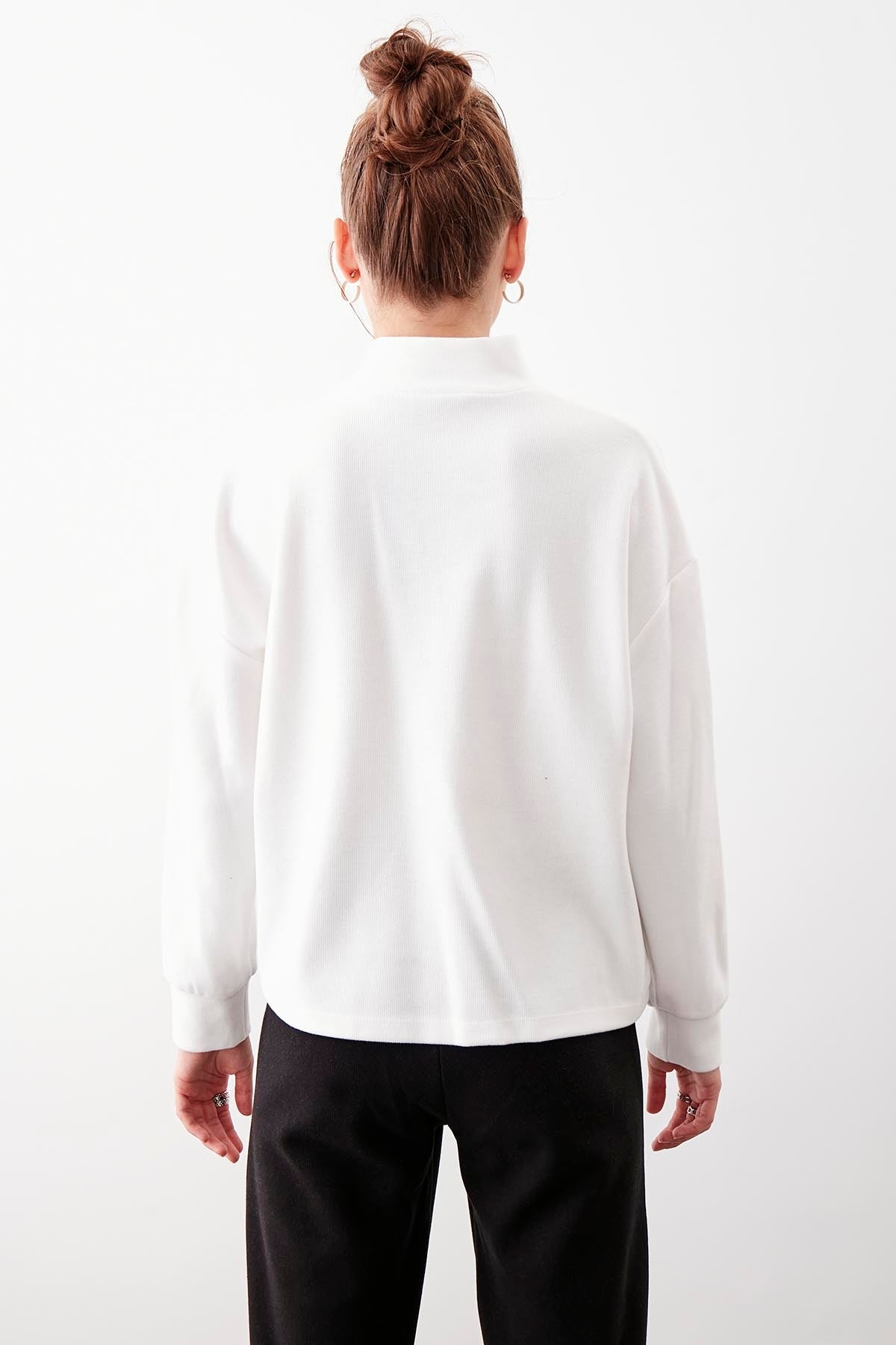 THREE BUTTONS KNITTED BLOUSE