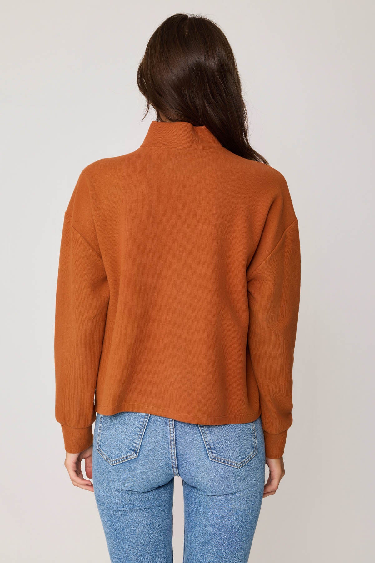 THREE BUTTONS KNITTED BLOUSE