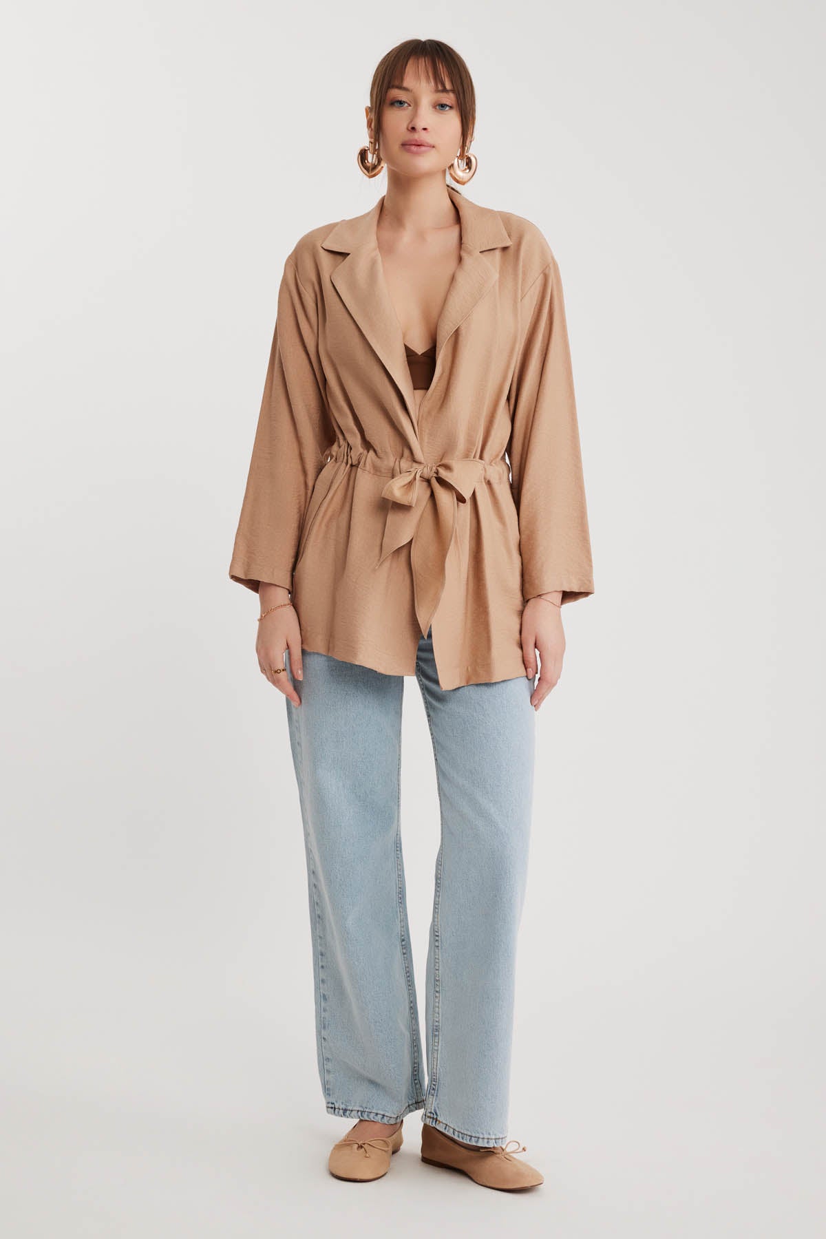 LONG COLLAR DETAILED WAIST-TIE JACKET