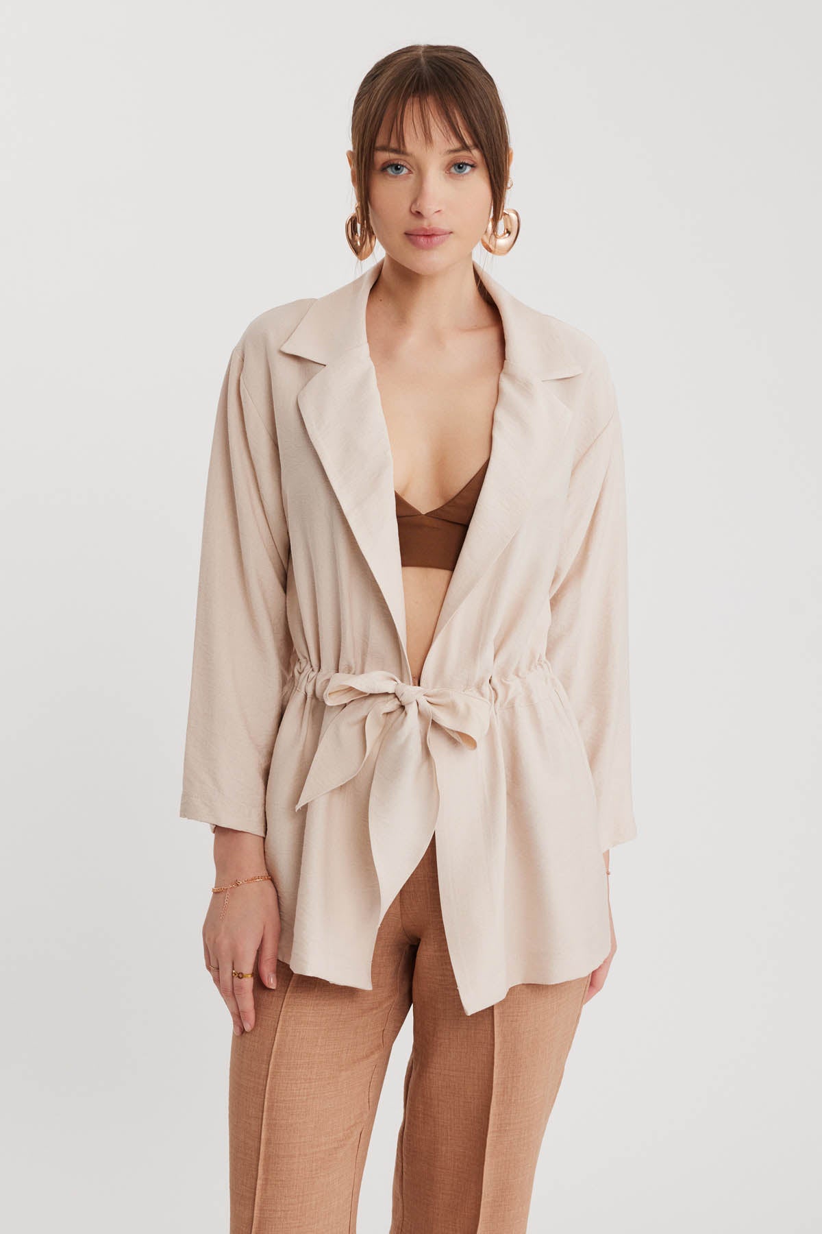 LONG COLLAR DETAILED WAIST-TIE JACKET