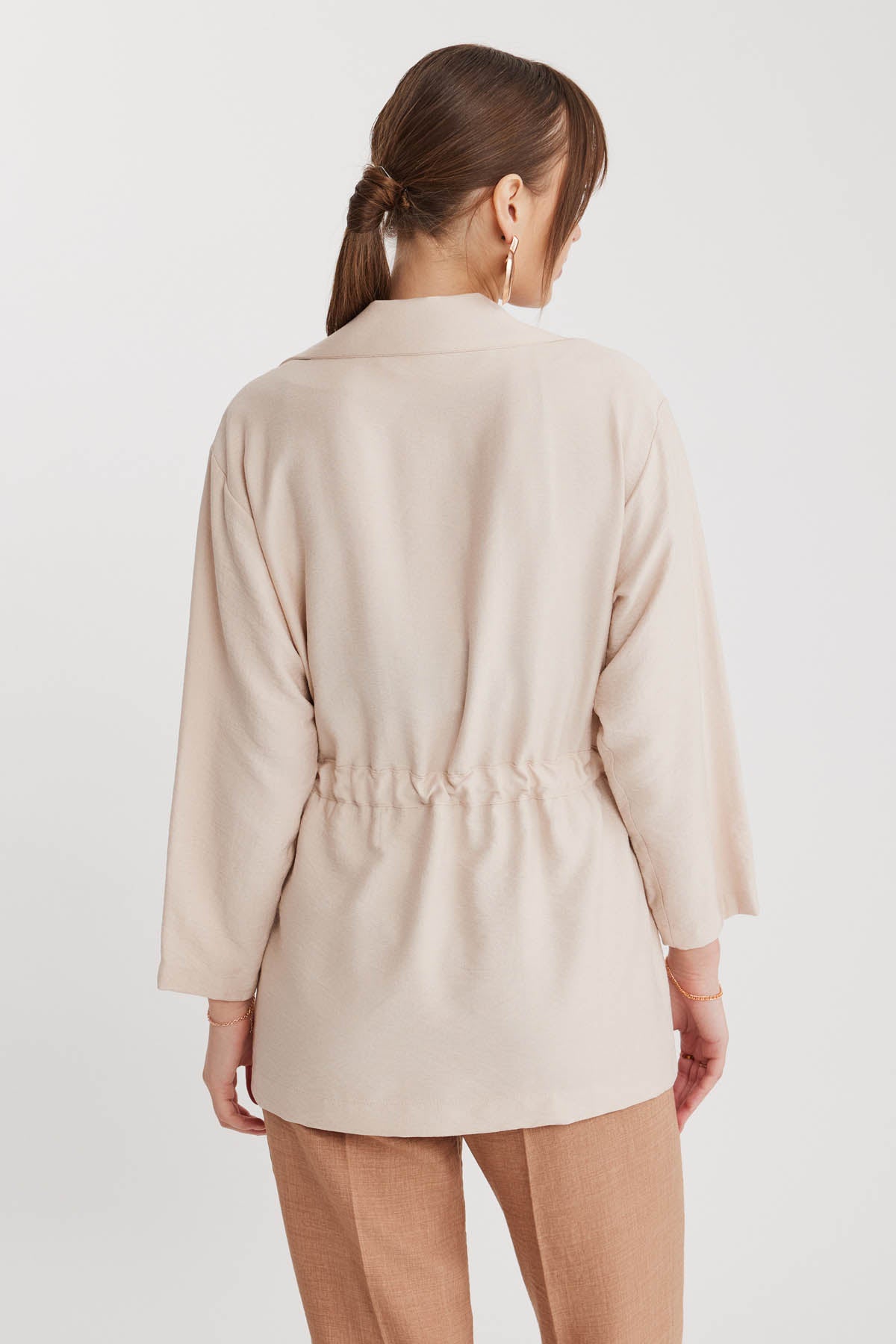LONG COLLAR DETAILED WAIST-TIE JACKET