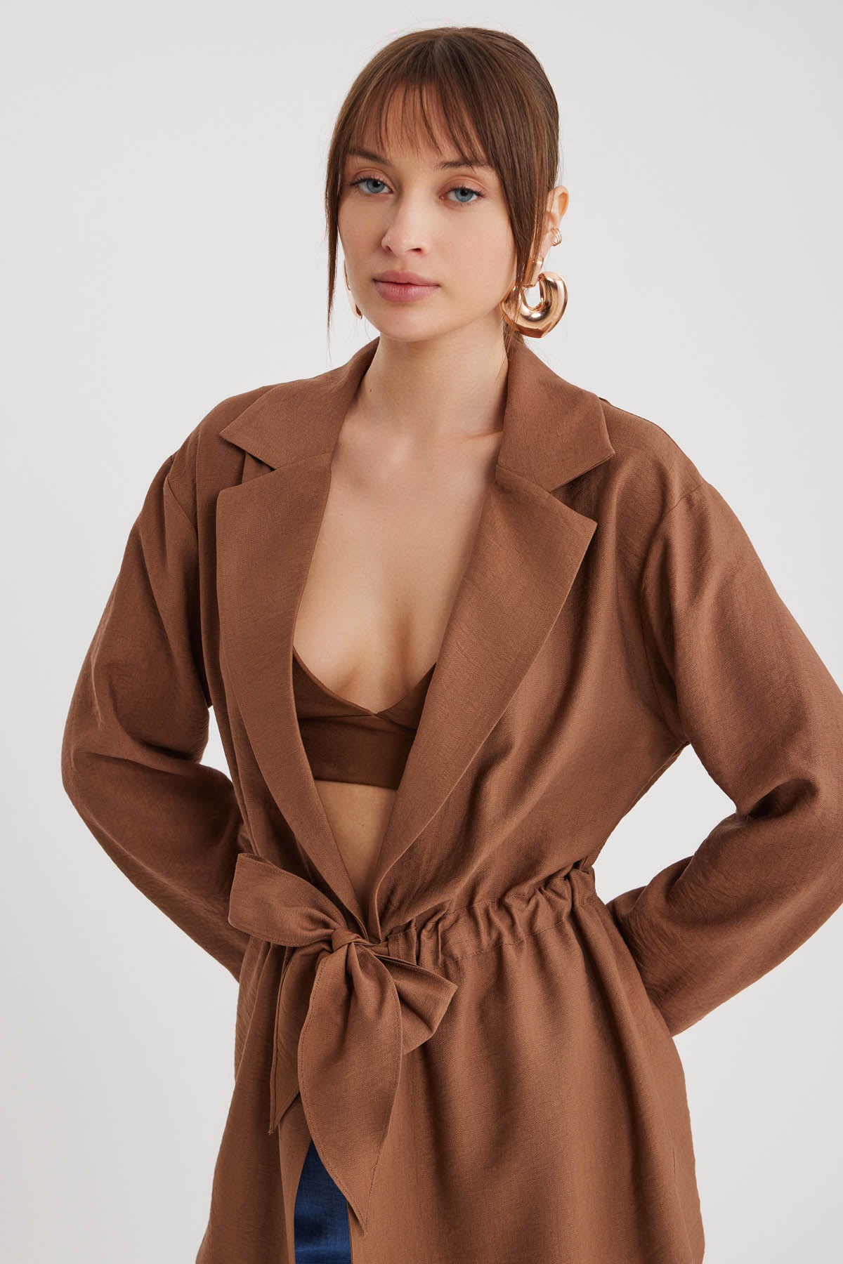 LONG COLLAR DETAILED WAIST-TIE JACKET