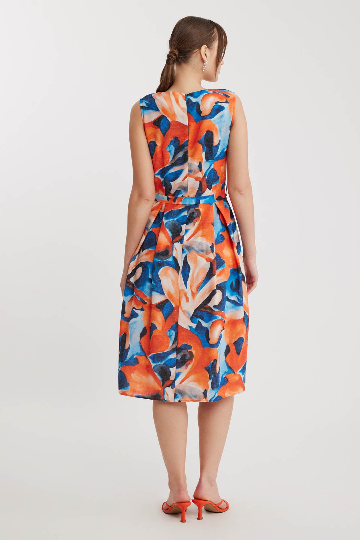 V COLLAR PATTERNED PLEATED BINDING DRESS
