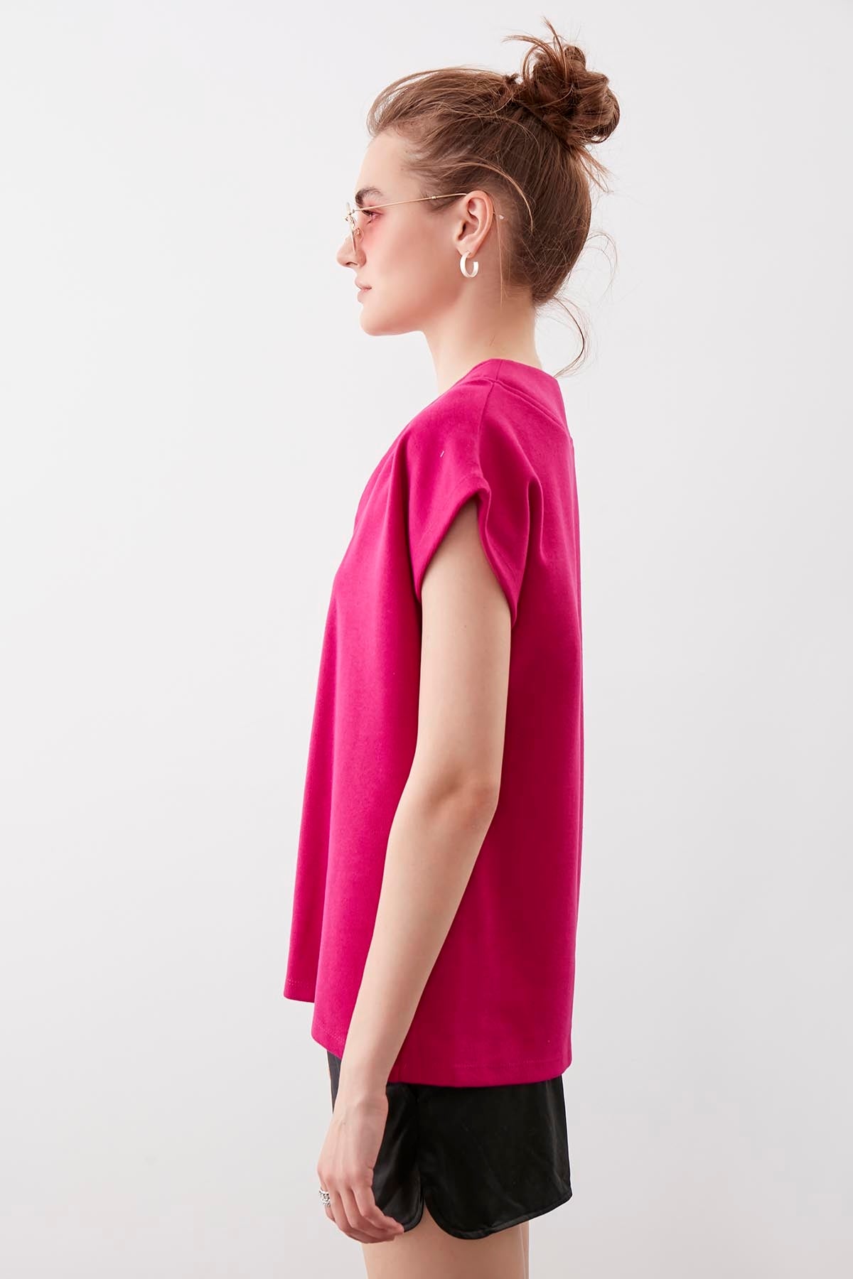 V COLLAR LOW SLEEVE KNITTED SWEAT