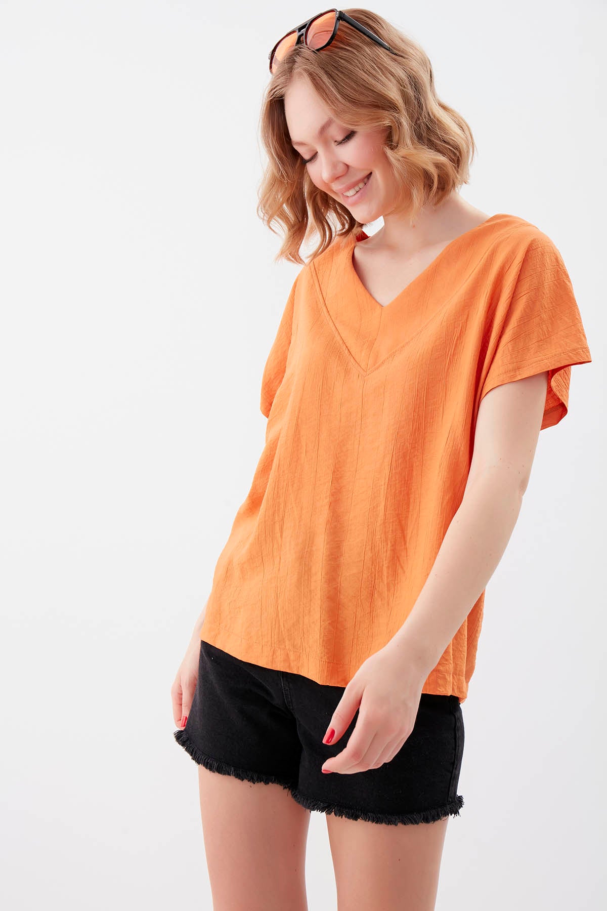 V COLLAR SHORT SLEEVE BLOUSE