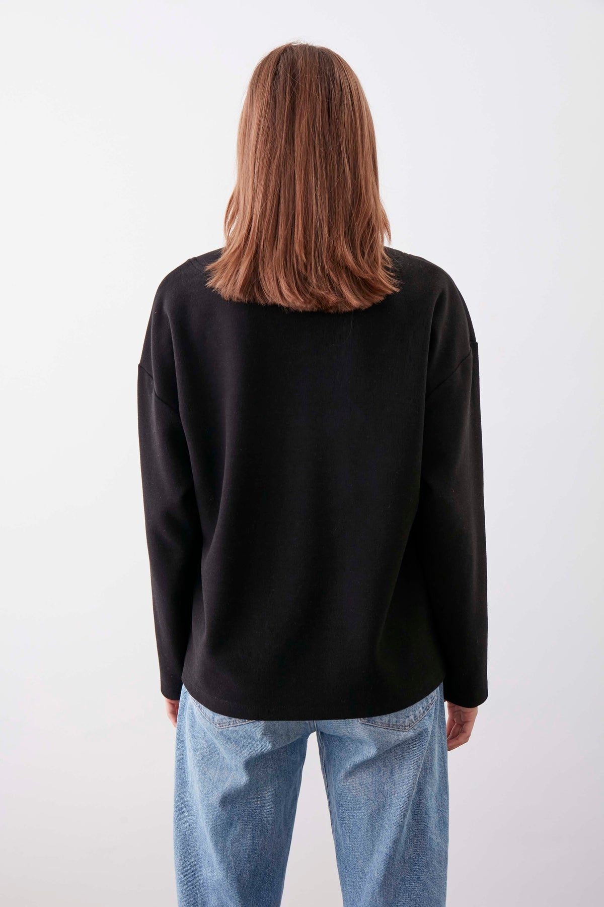 V COLLAR KNITTED BLOUSE