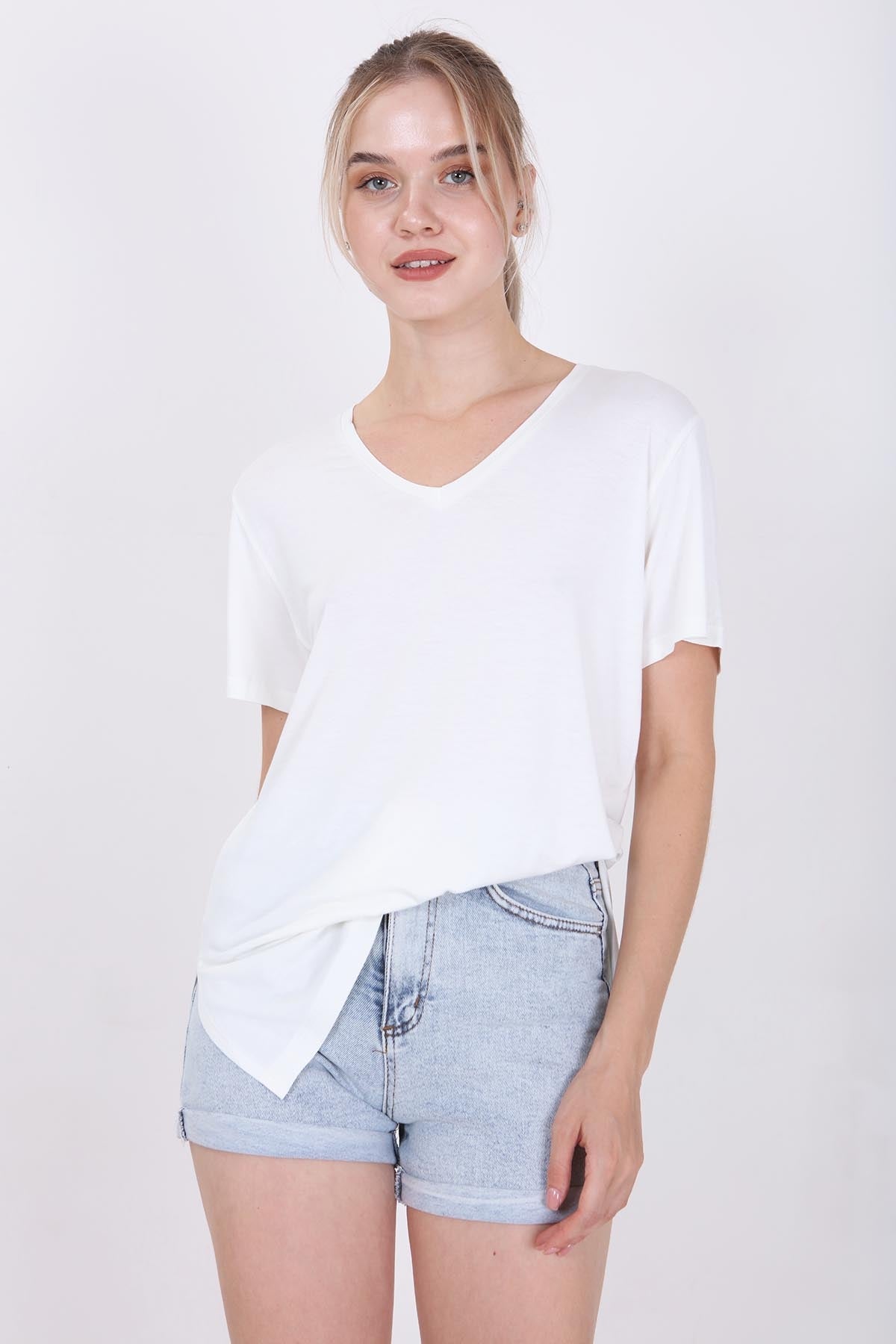 V COLLAR T-SHIRT