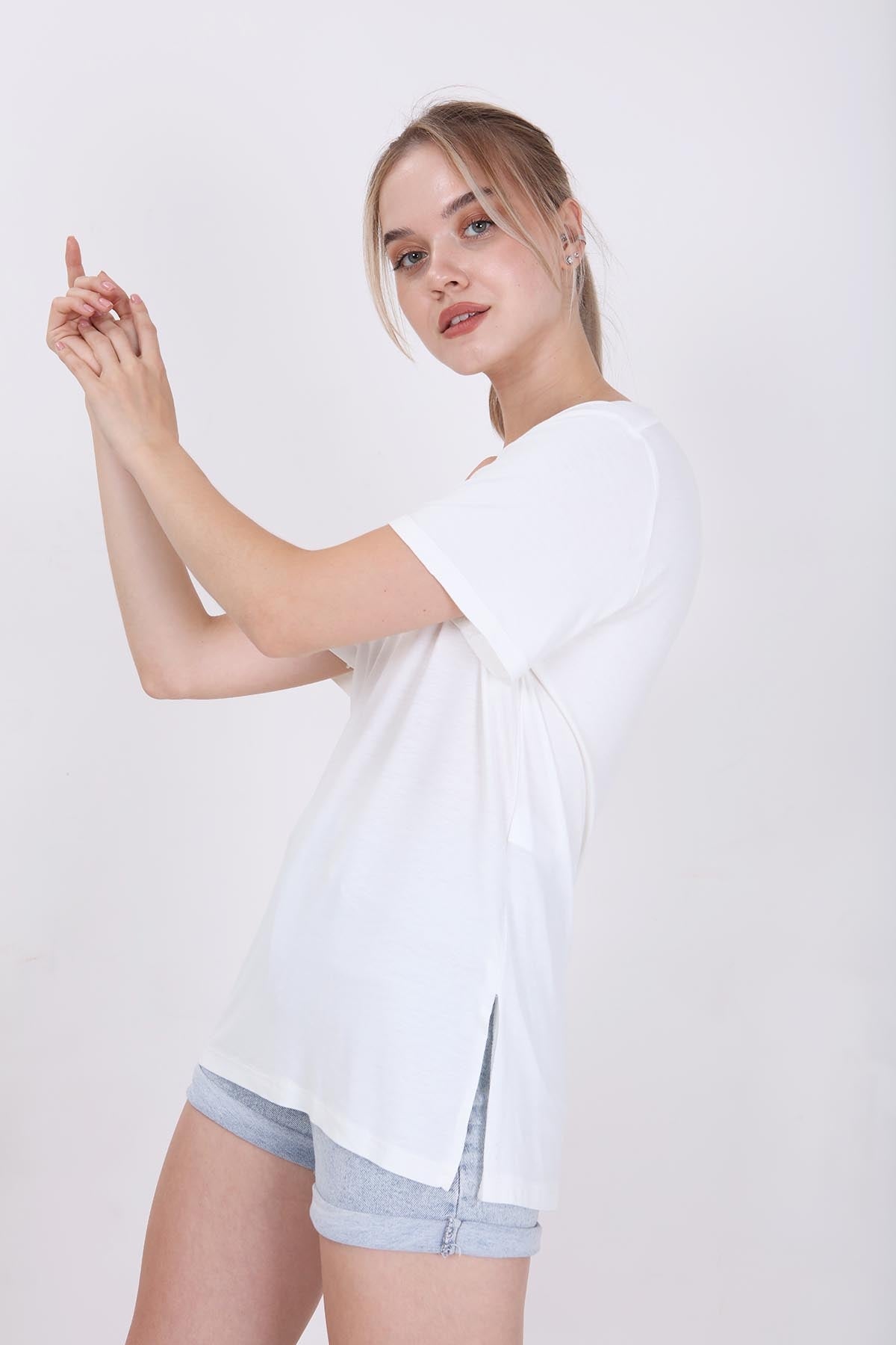 V COLLAR T-SHIRT