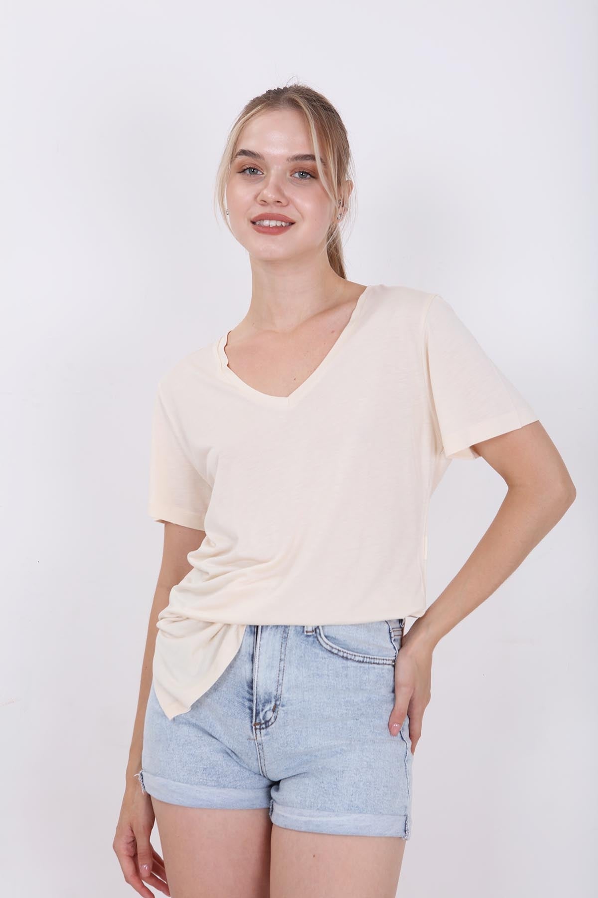 V COLLAR T-SHIRT