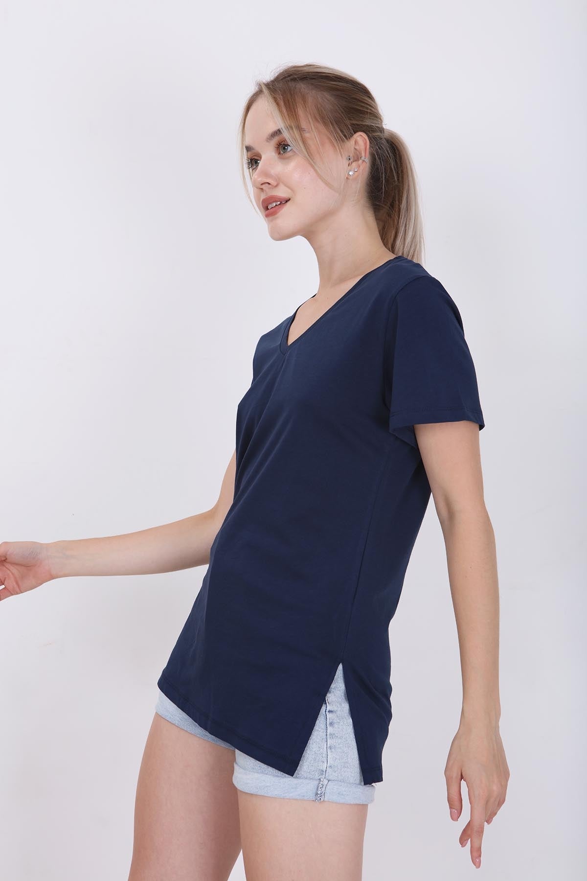 V COLLAR T-SHIRT