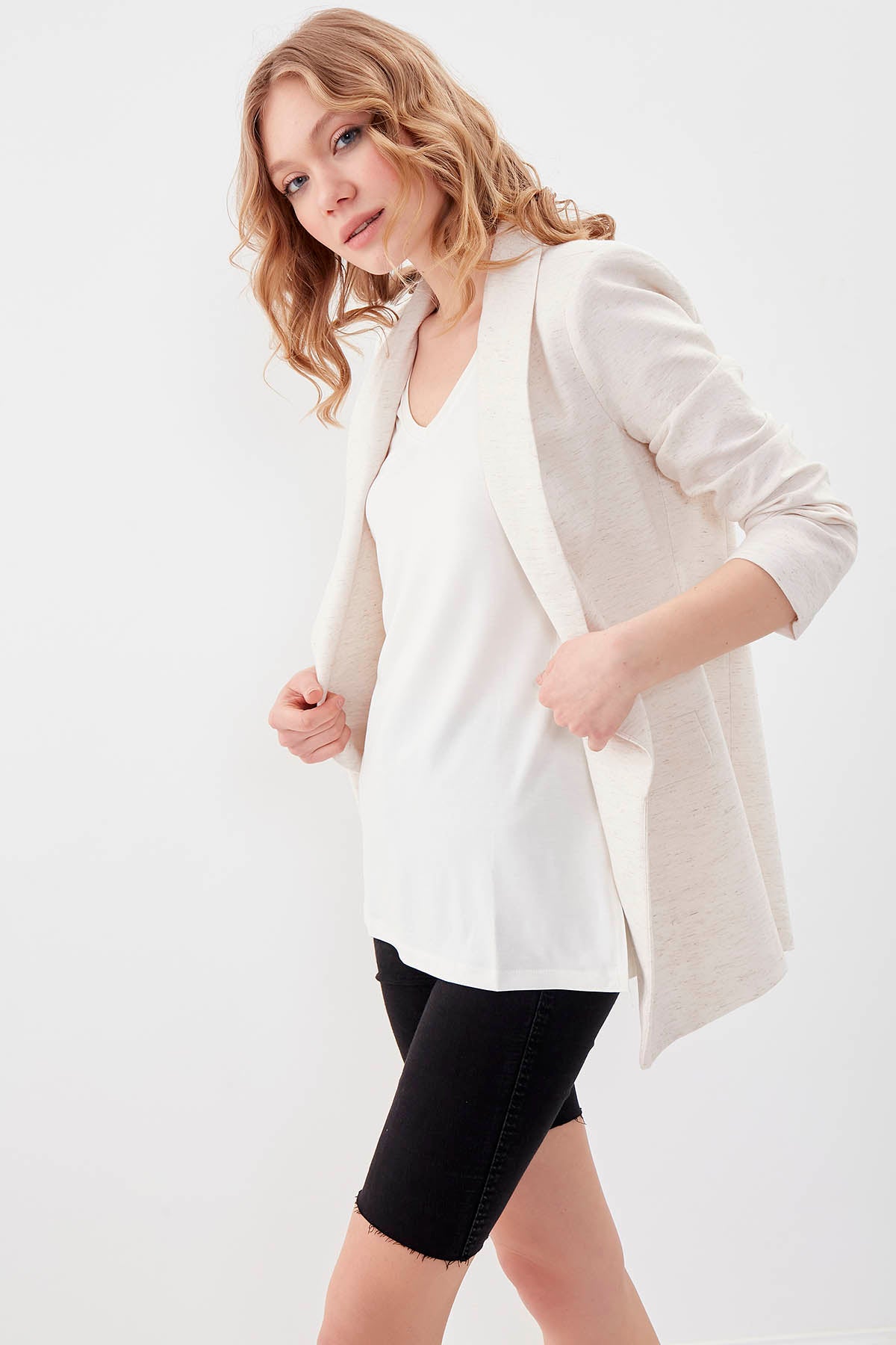 V COLLAR T-SHIRT