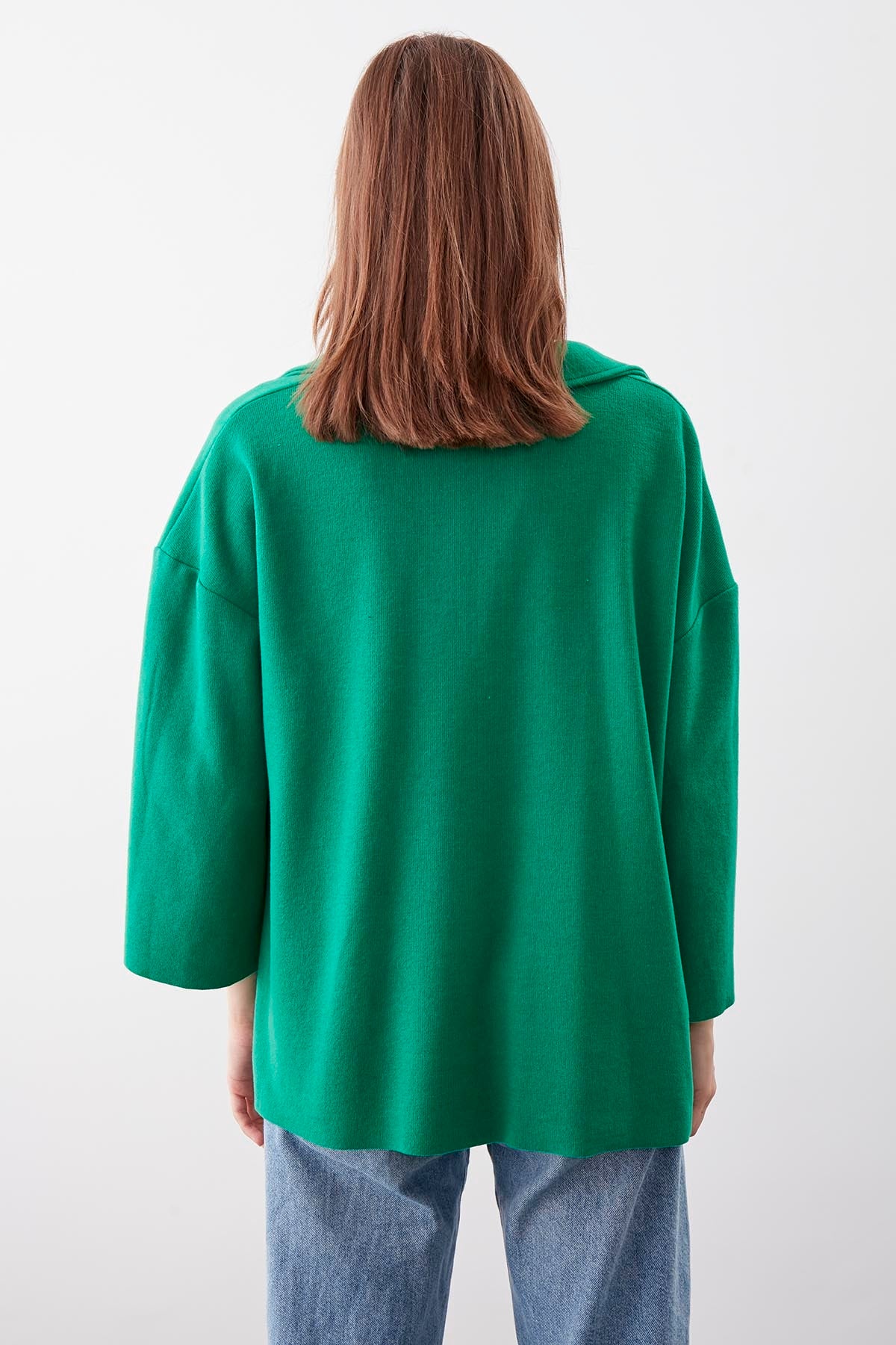 V COLLAR HALF-SLEEVE KNITTED BLOUSE