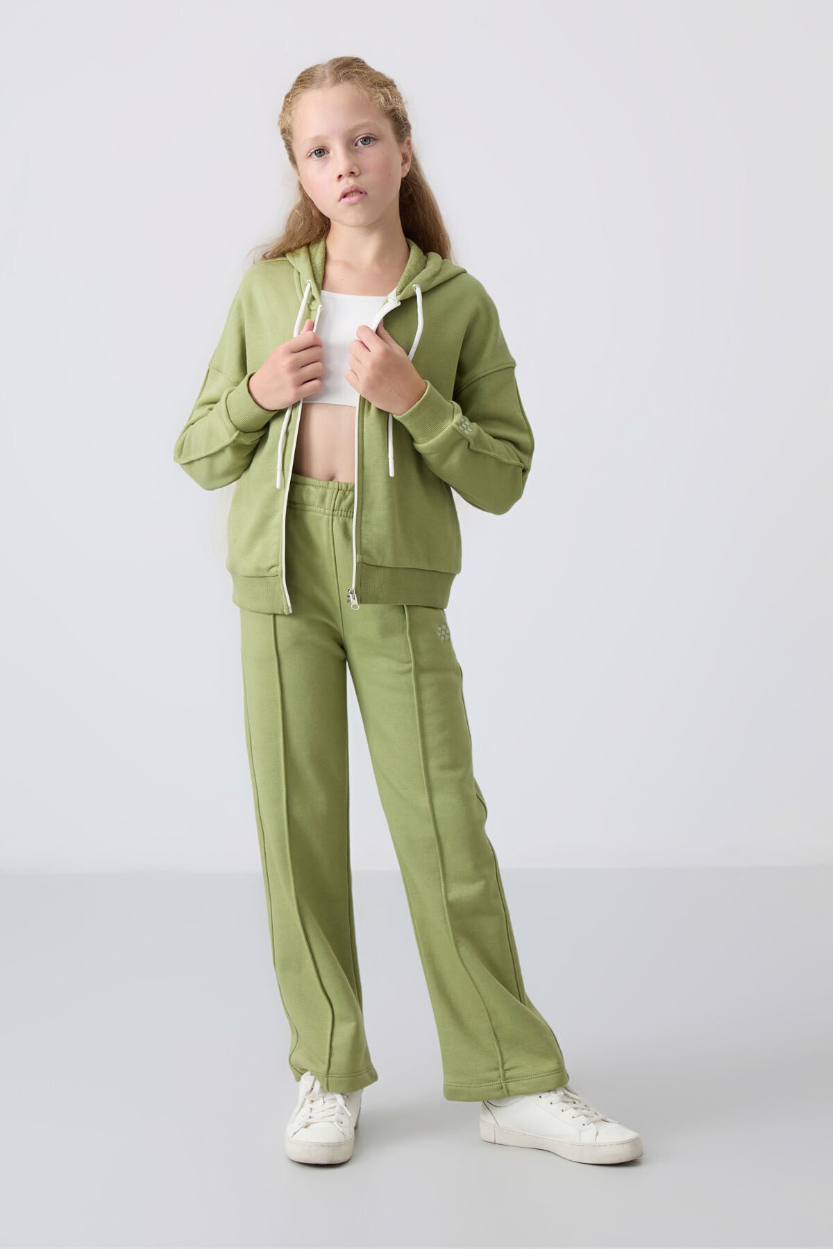 Oil Green Cotton Lined Fleece Soft Textured Standard Fit Embroidered Girls' Tracksuit Set - 75161