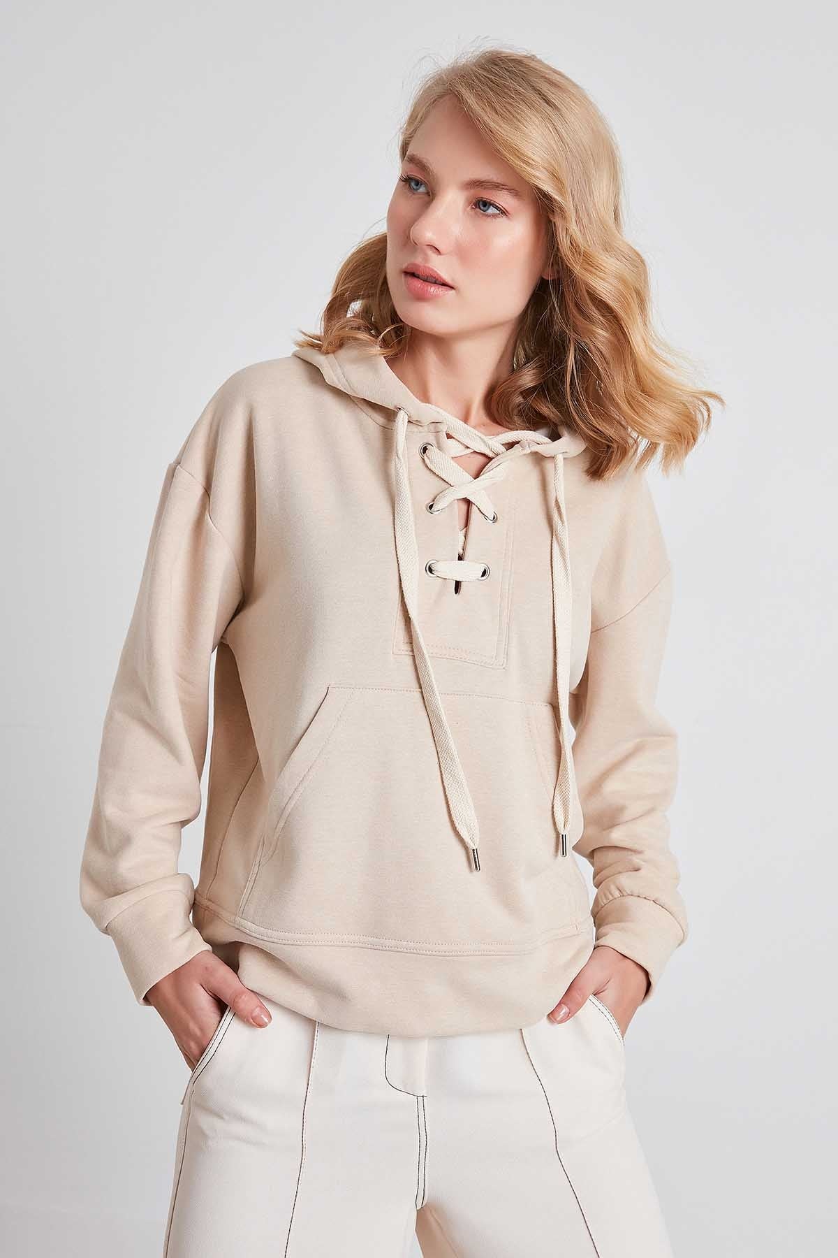 KANGAROO POCKET SWEATSHIRT