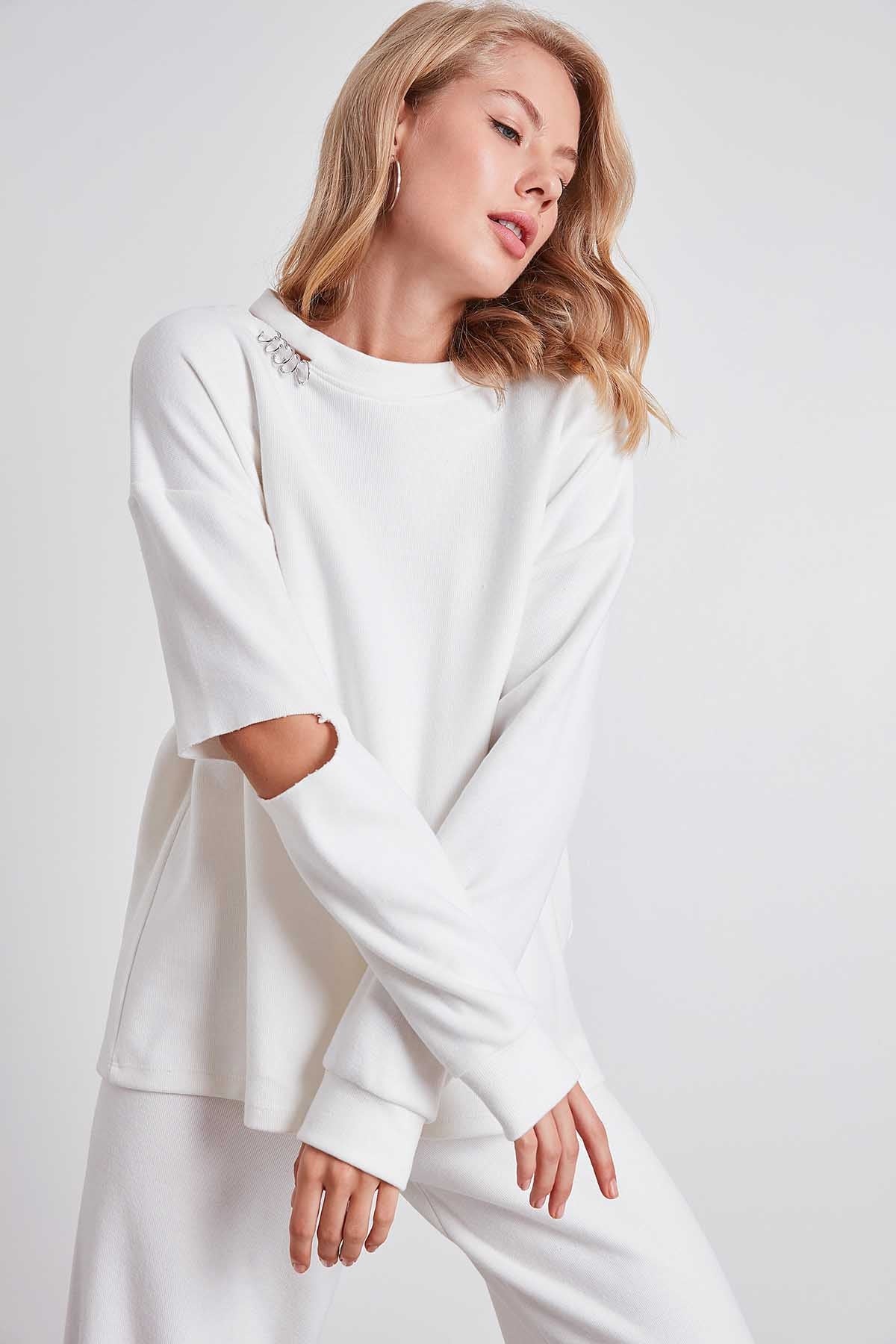 SPLIT COLLAR AND ARMS SWEATSHIRT