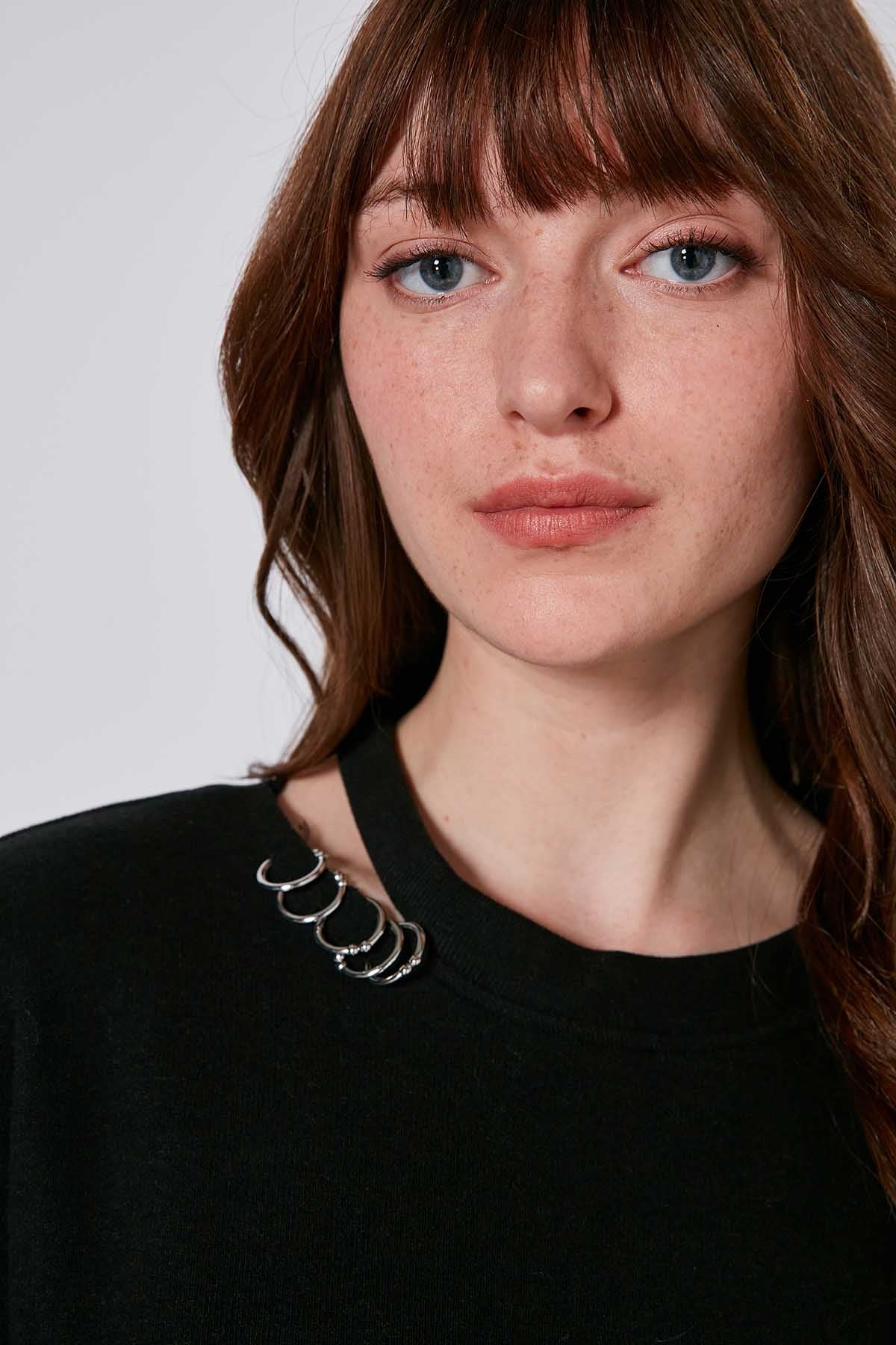SPLIT COLLAR AND ARMS SWEATSHIRT
