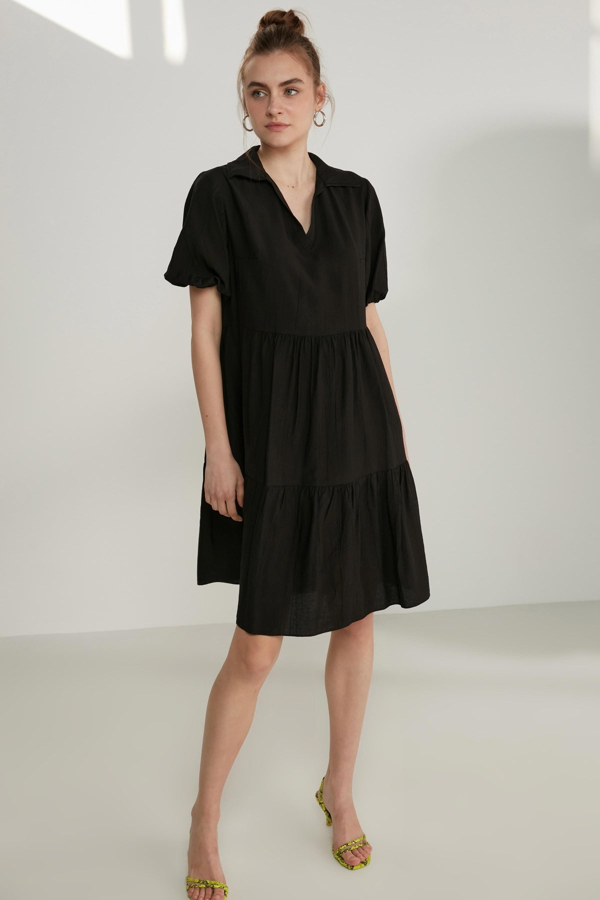 COLLARED LOOSE SLEEVE DRESS