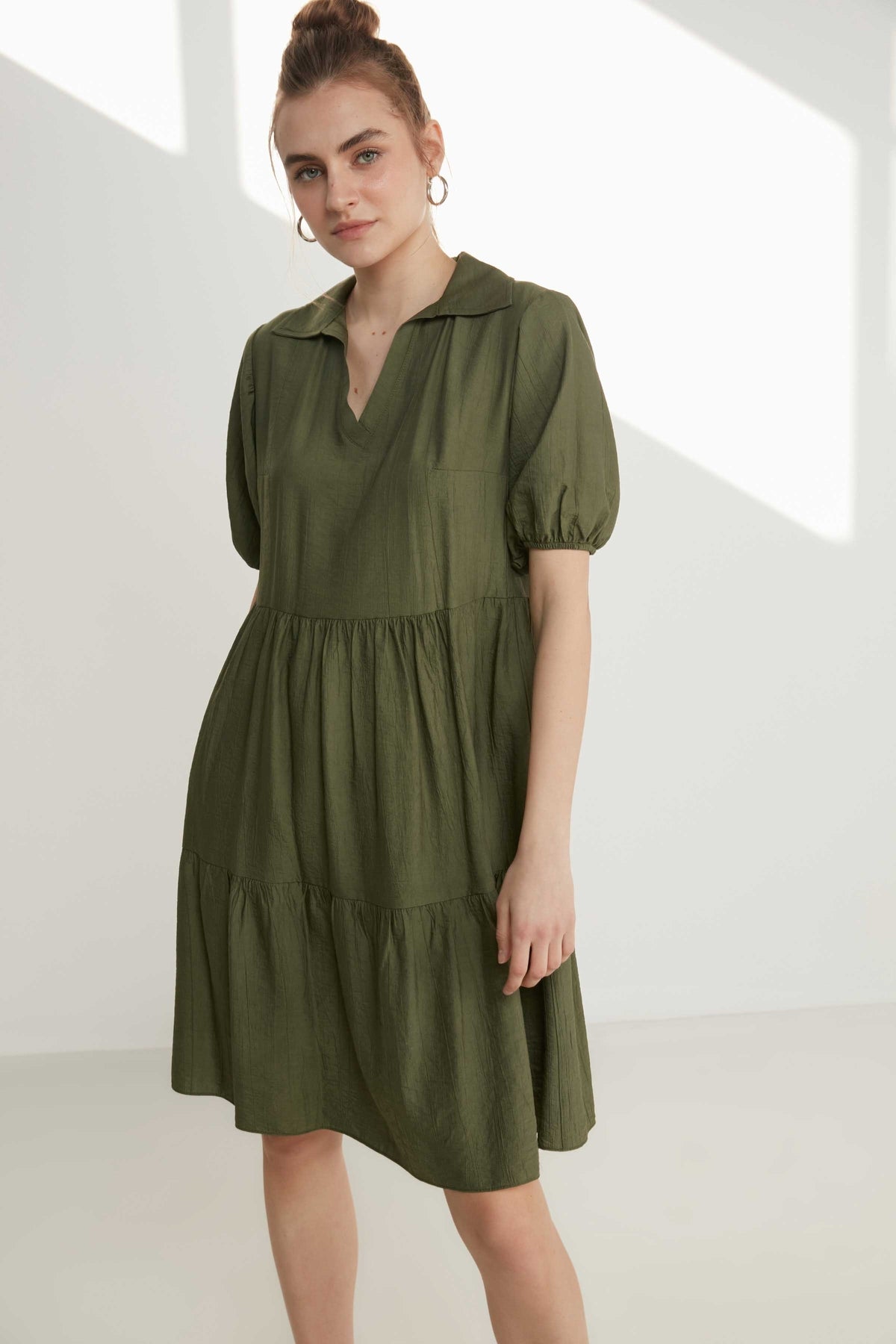 COLLARED LOOSE SLEEVE DRESS