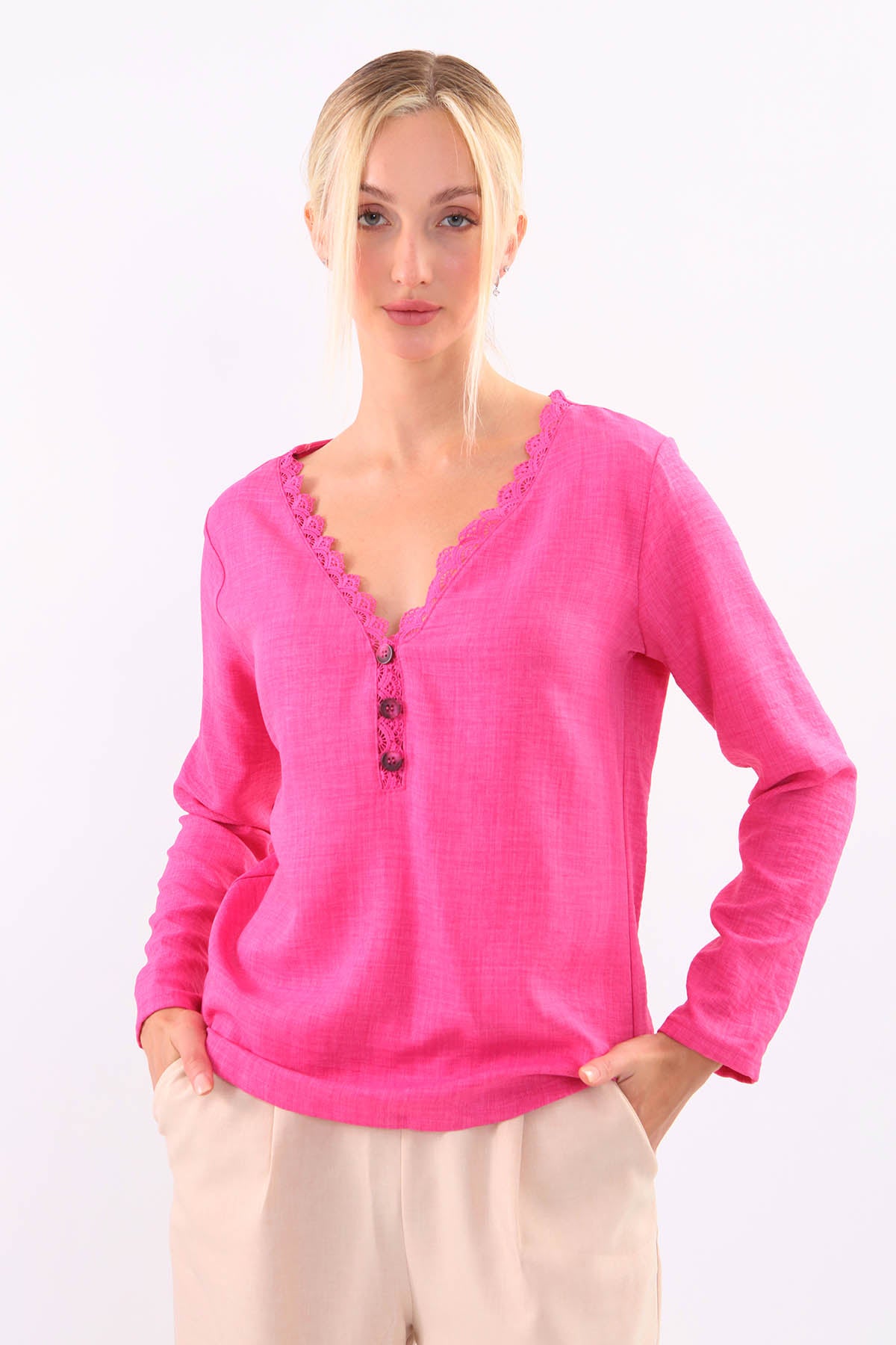 BLOUSE WITH ROUND COLLAR BUTTON