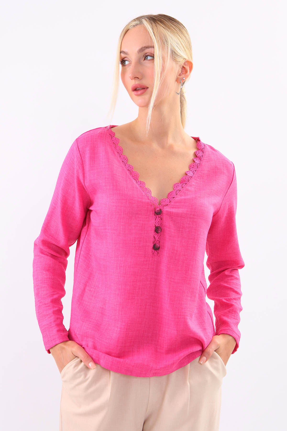 BLOUSE WITH ROUND COLLAR BUTTON