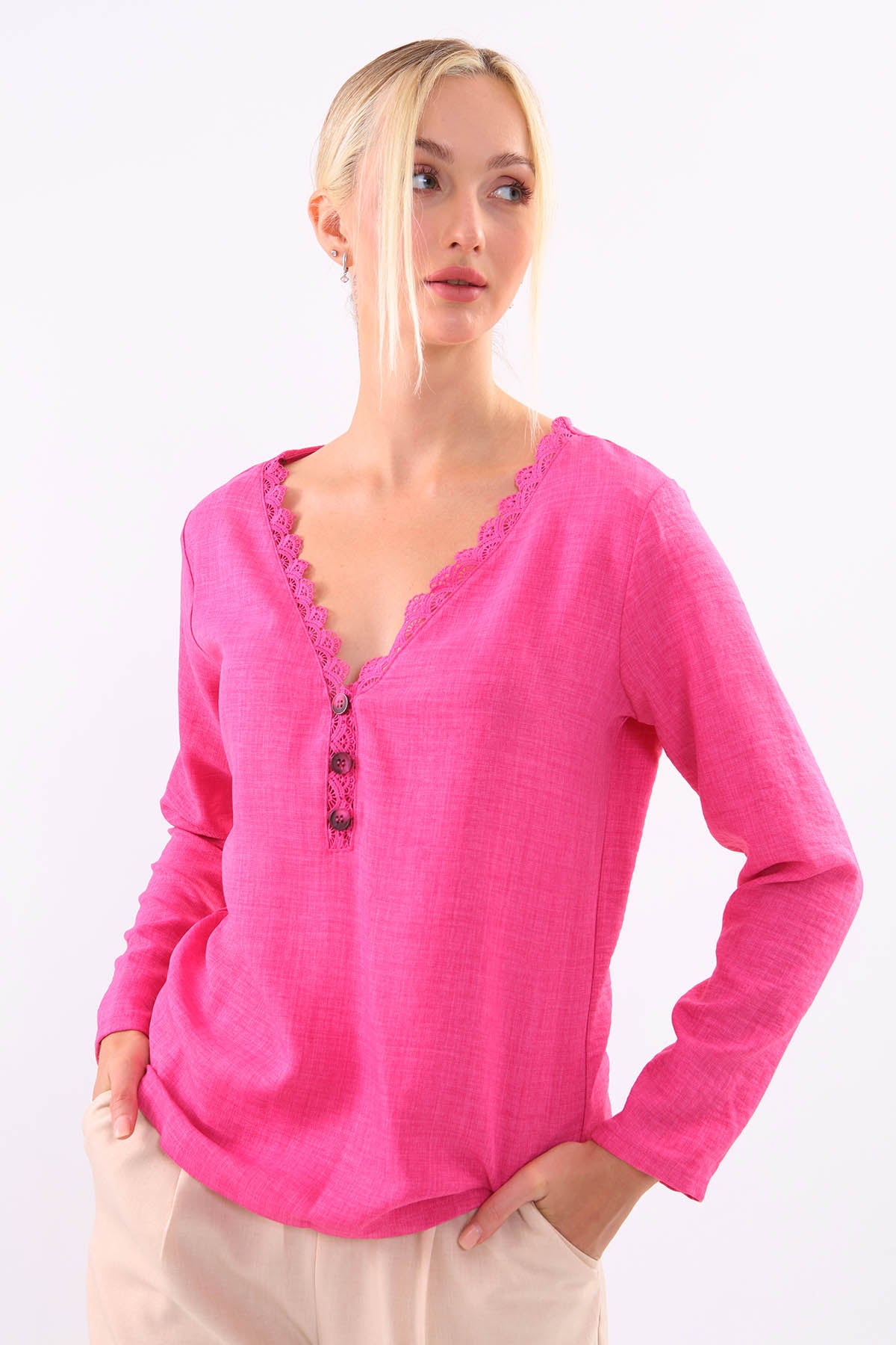BLOUSE WITH ROUND COLLAR BUTTON