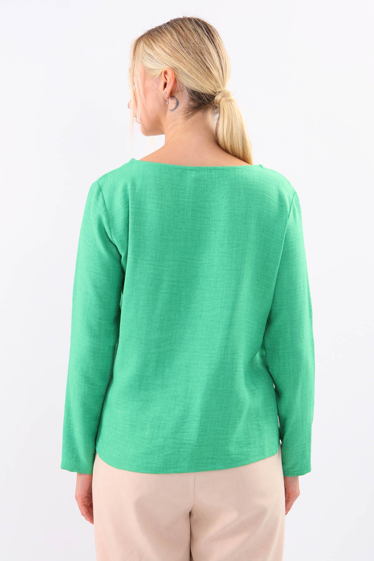 BLOUSE WITH ROUND COLLAR BUTTON