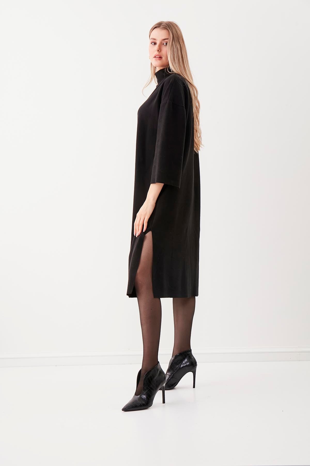 HIGH FASHION KNITTED ELEGANT DRESS