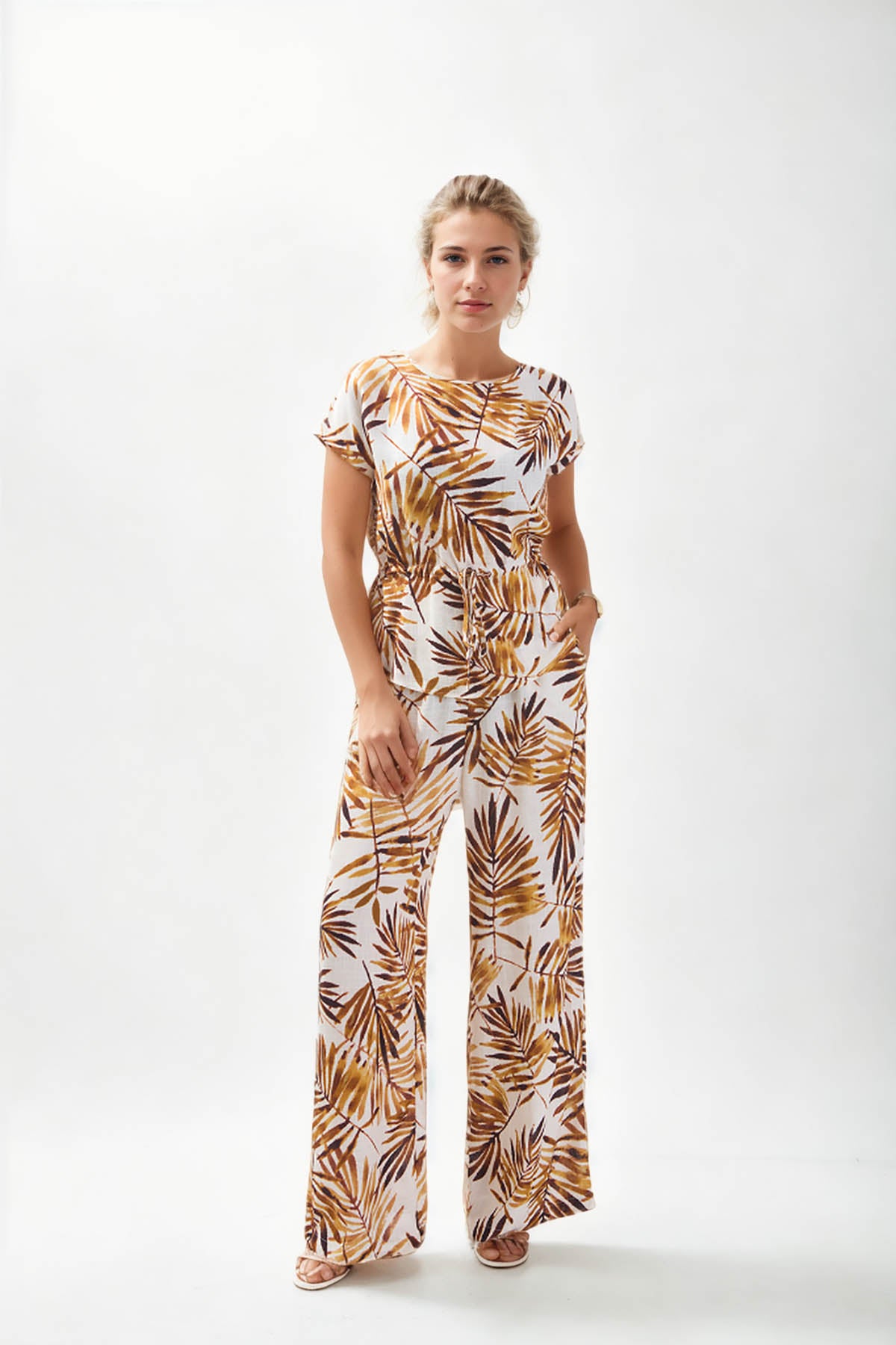 LEAF PATTERN CURVED BLOUSE