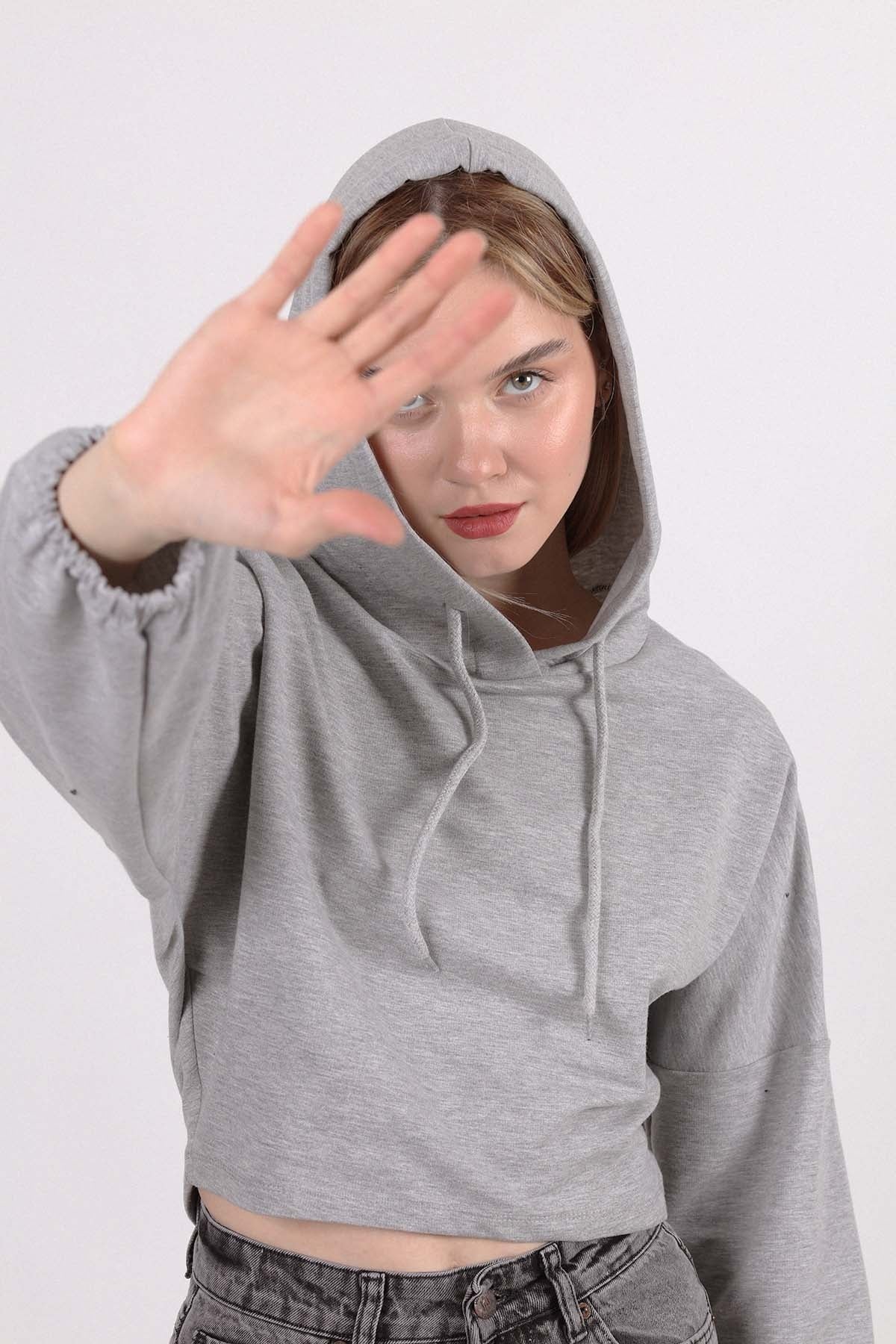 BAT SLEEVE CROP SWEATSHIRT WITH A HOOD