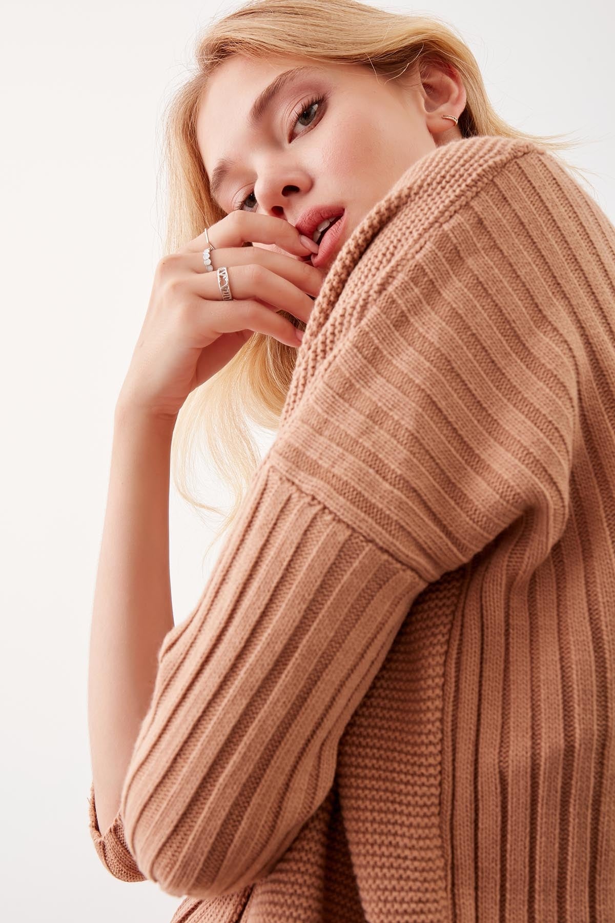 BAT SLEEVE LOOSE KNITTED CARDIGAN