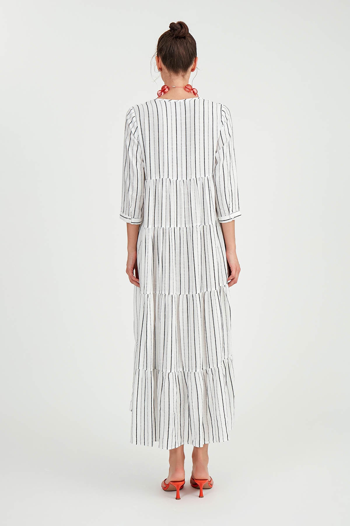 LONG DRESS WITH LAYERED LINES
