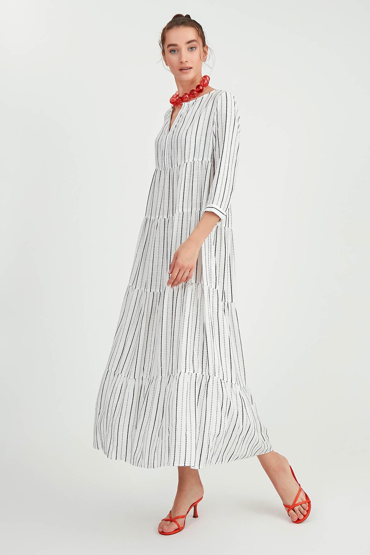 LONG DRESS WITH LAYERED LINES