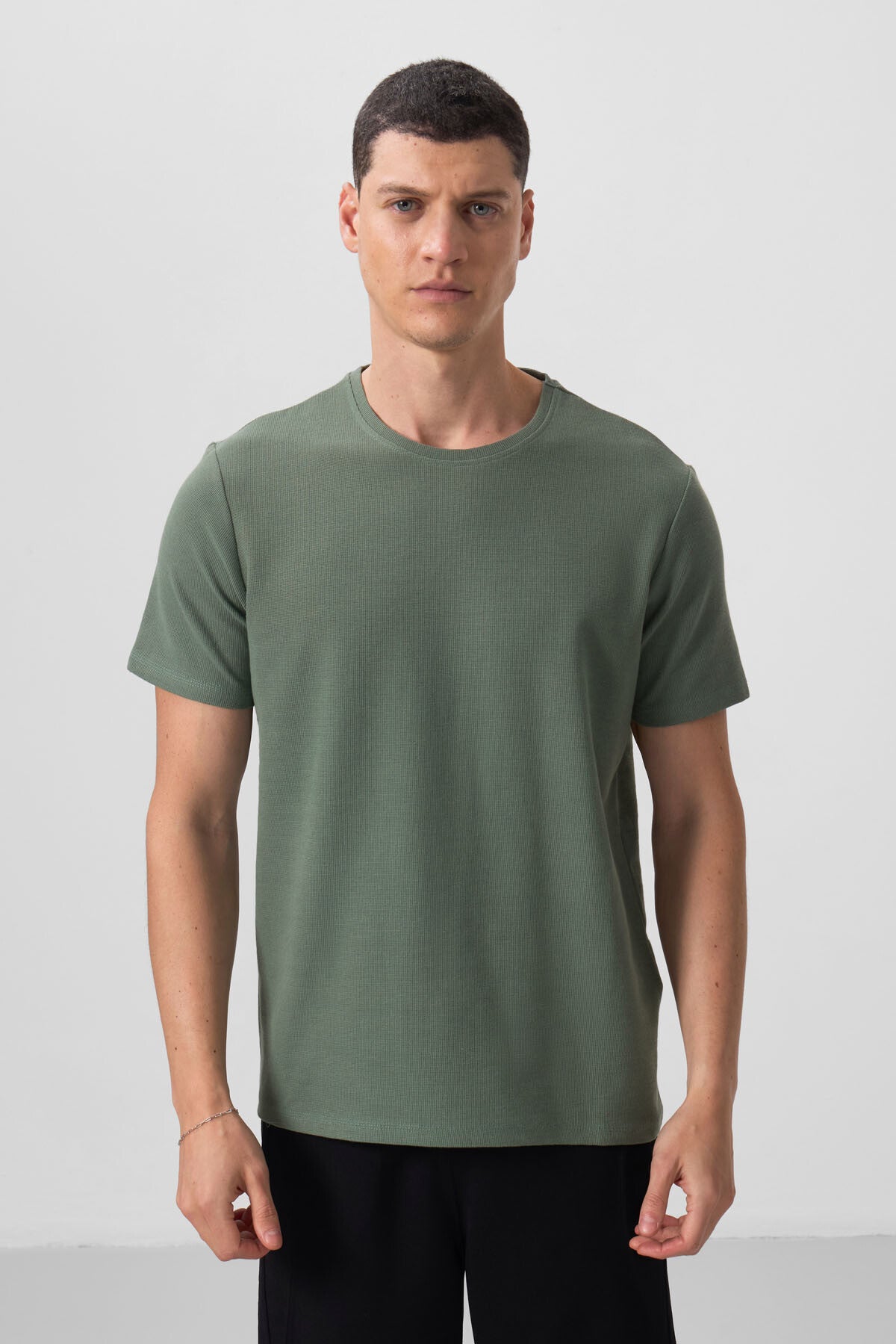 Textured Green Surface Comfort Fit Basic Men's T-Shirt - 88436