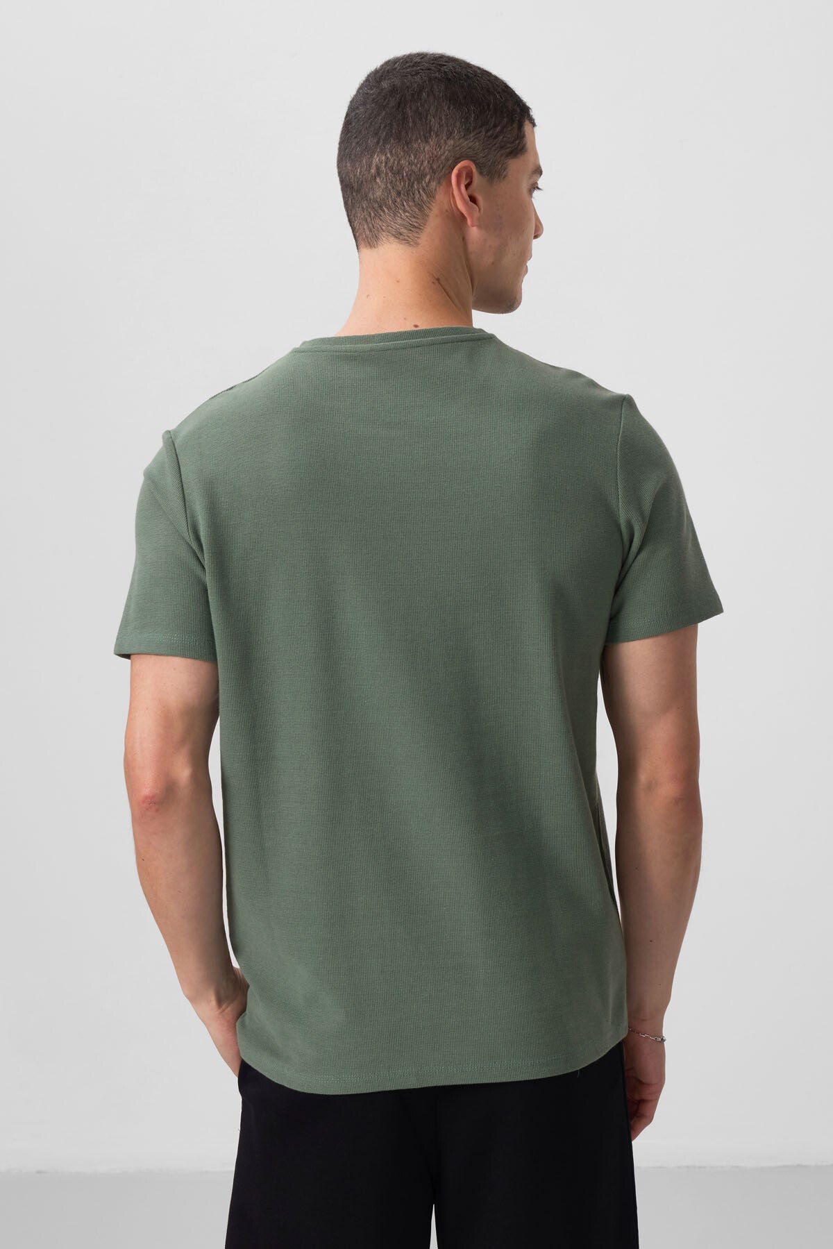 Textured Green Surface Comfort Fit Basic Men's T-Shirt - 88436