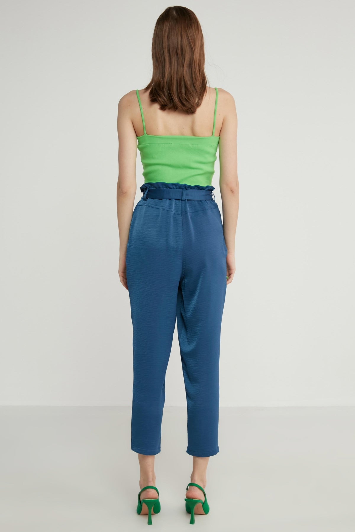 HIGH-WAIST JAGGED CROP TROUSERS