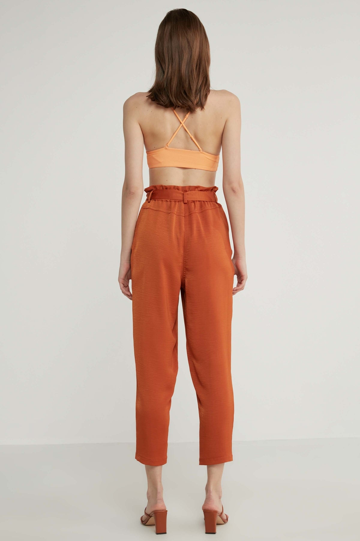 HIGH-WAIST JAGGED CROP TROUSERS