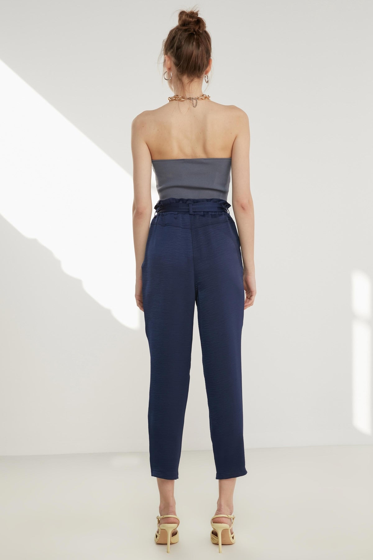 HIGH-WAIST JAGGED CROP TROUSERS