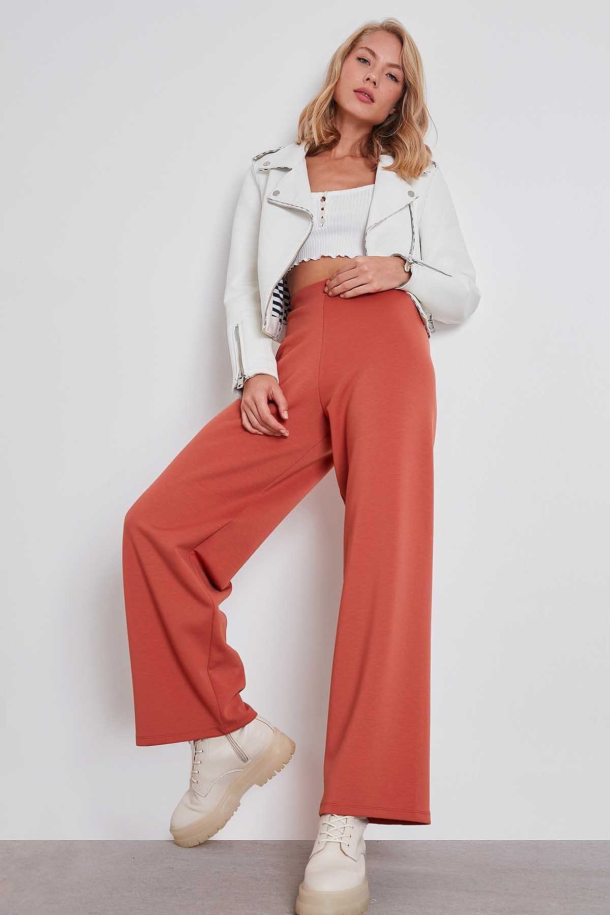 HIGH WAIST KNITTED TROUSERS
