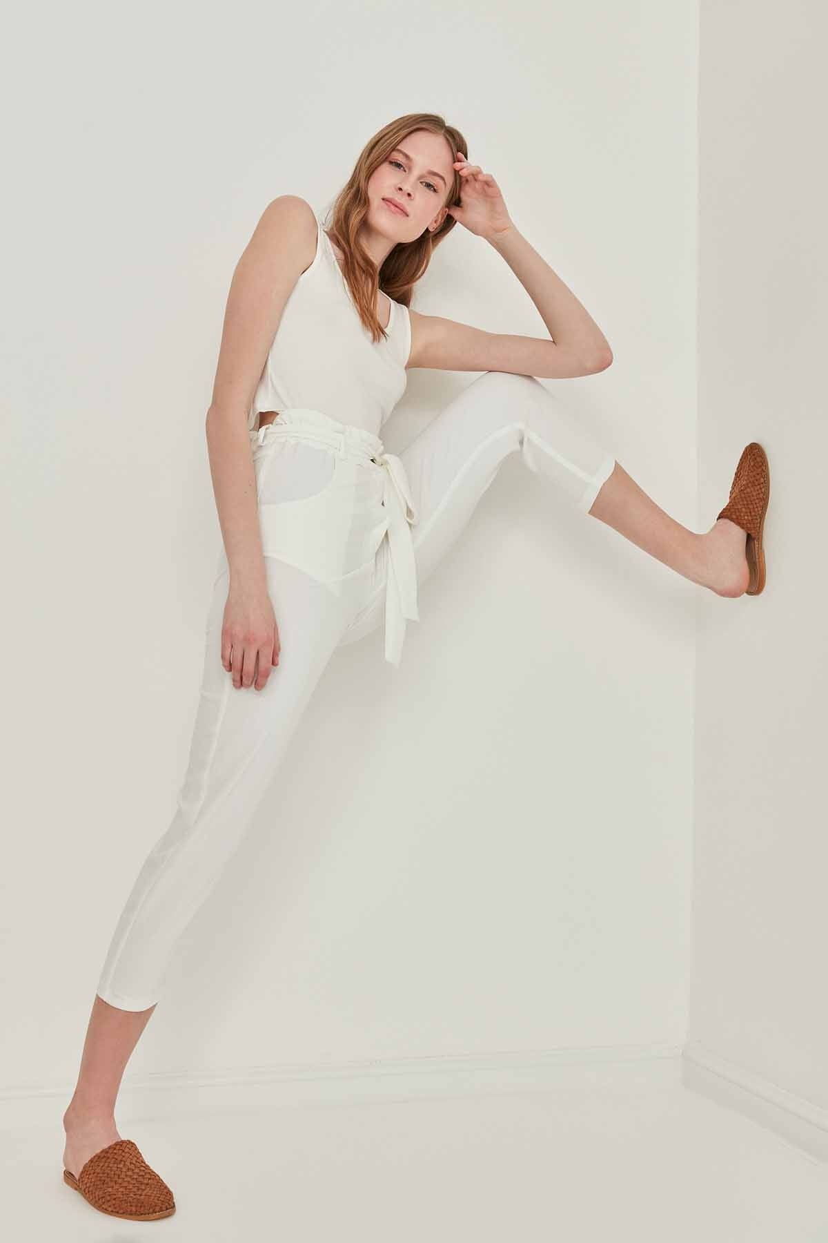 CROP TROUSERS WITH HIGH WAIST BELT ARCHES