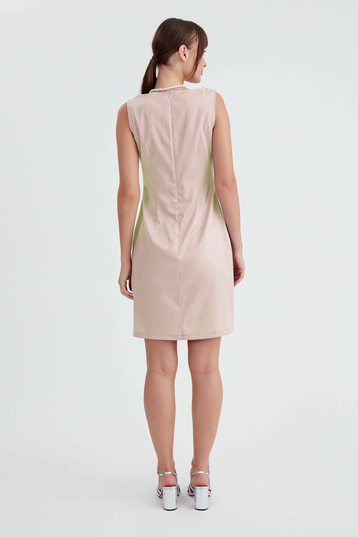 ROUND COLLAR SLEEVELESS DRESS
