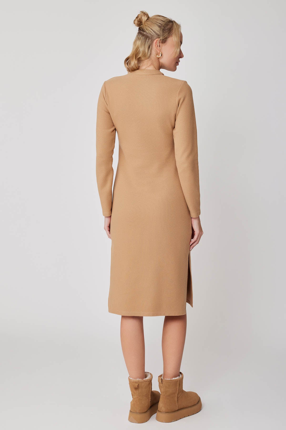 ROUND COLLAR LONG KNITTED DRESS